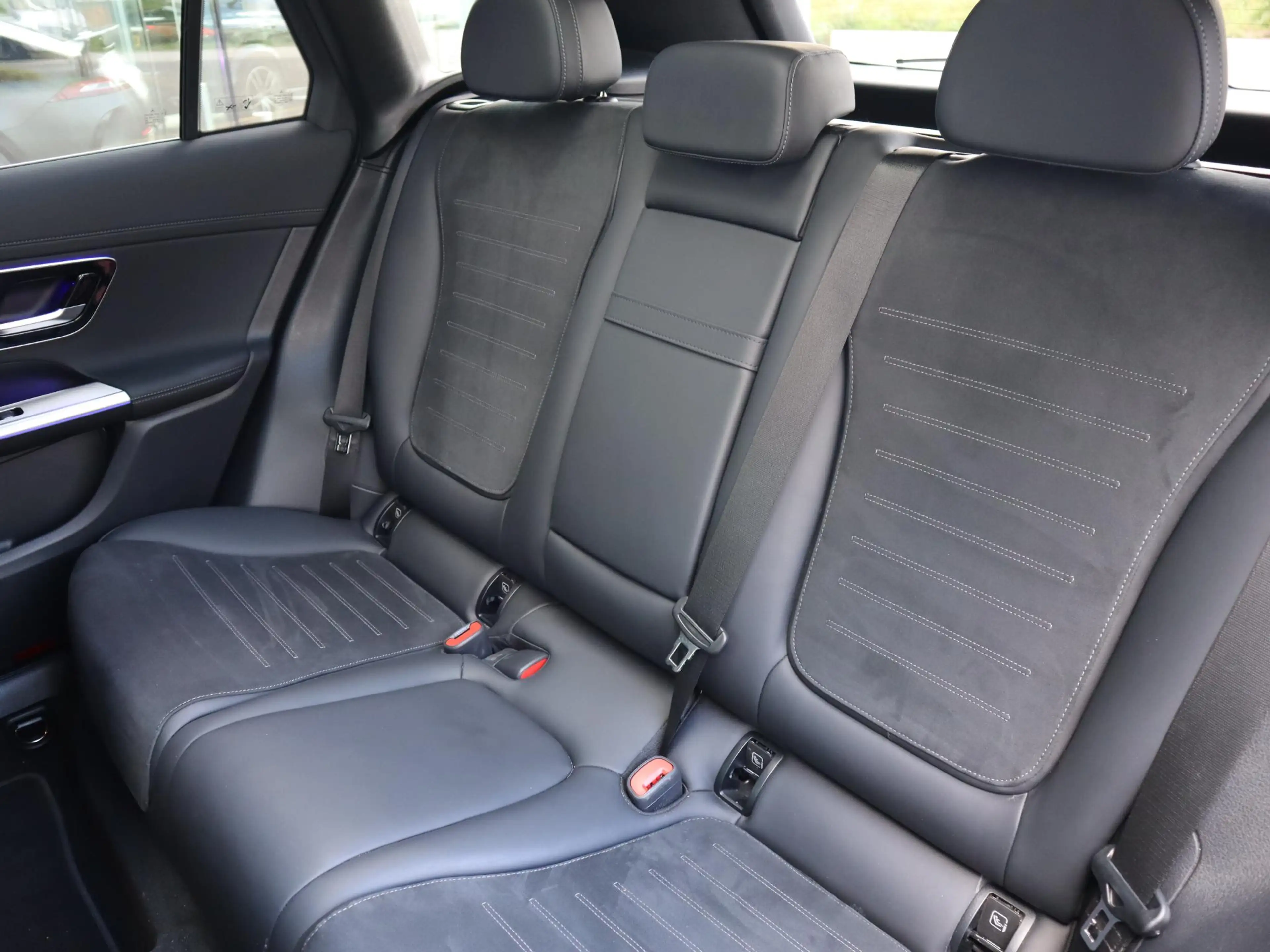 Mercedes-Benz GLC 400 400e 4MATIC AMG Line — photo 14