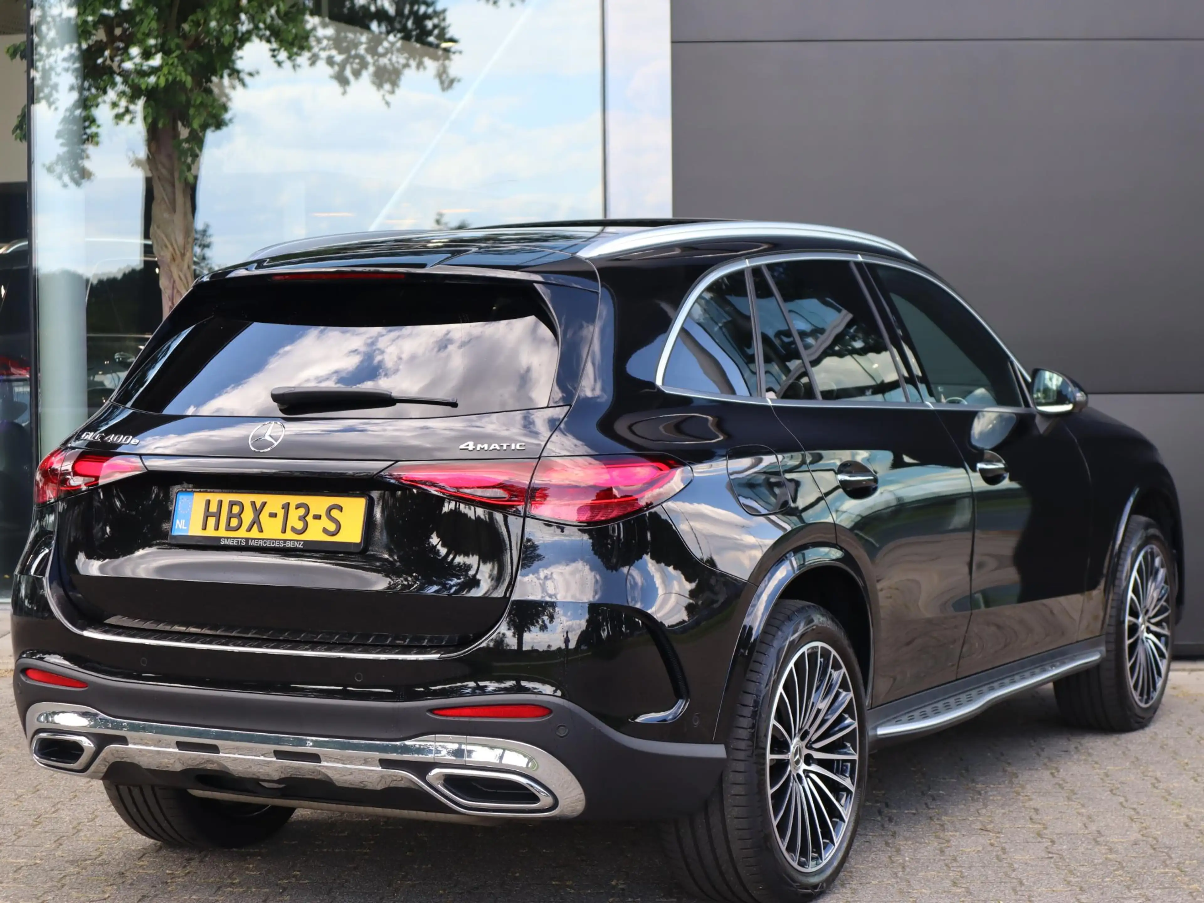 Mercedes-Benz GLC 400 400e 4MATIC AMG Line — photo 2