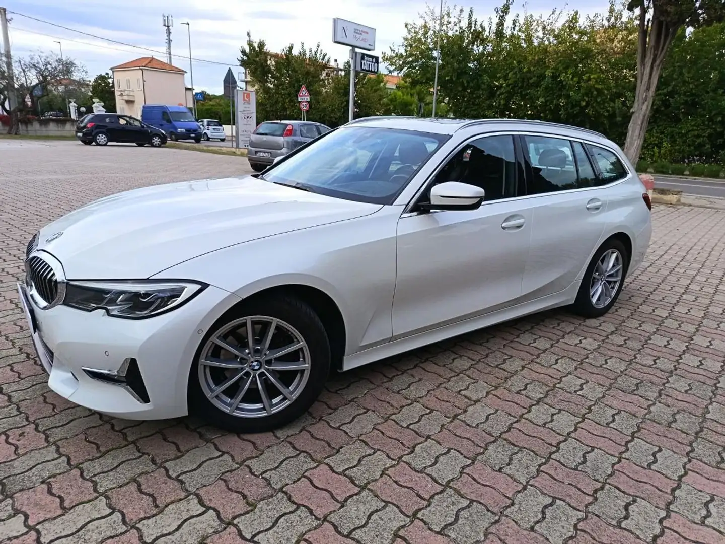 BMW 320 d xDrive Touring Luxury Weiß - 1
