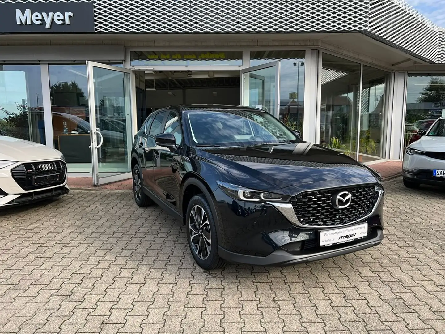 Mazda CX-5 2.2L SKYACTIV D 150ps 6AT FWD ADVANTAGE Schwarz - 1