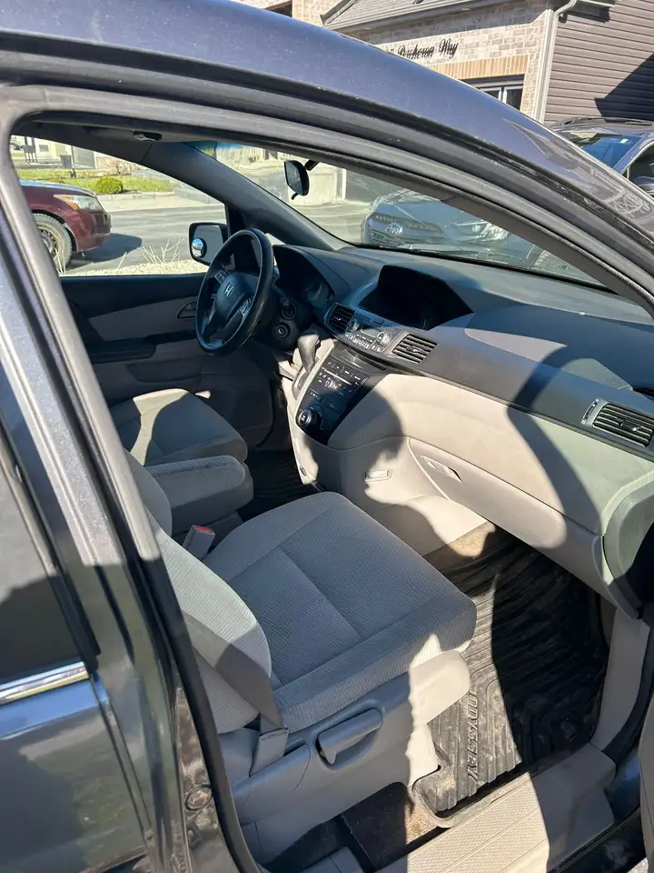 Honda Odyssey снимка Honda Odyssey