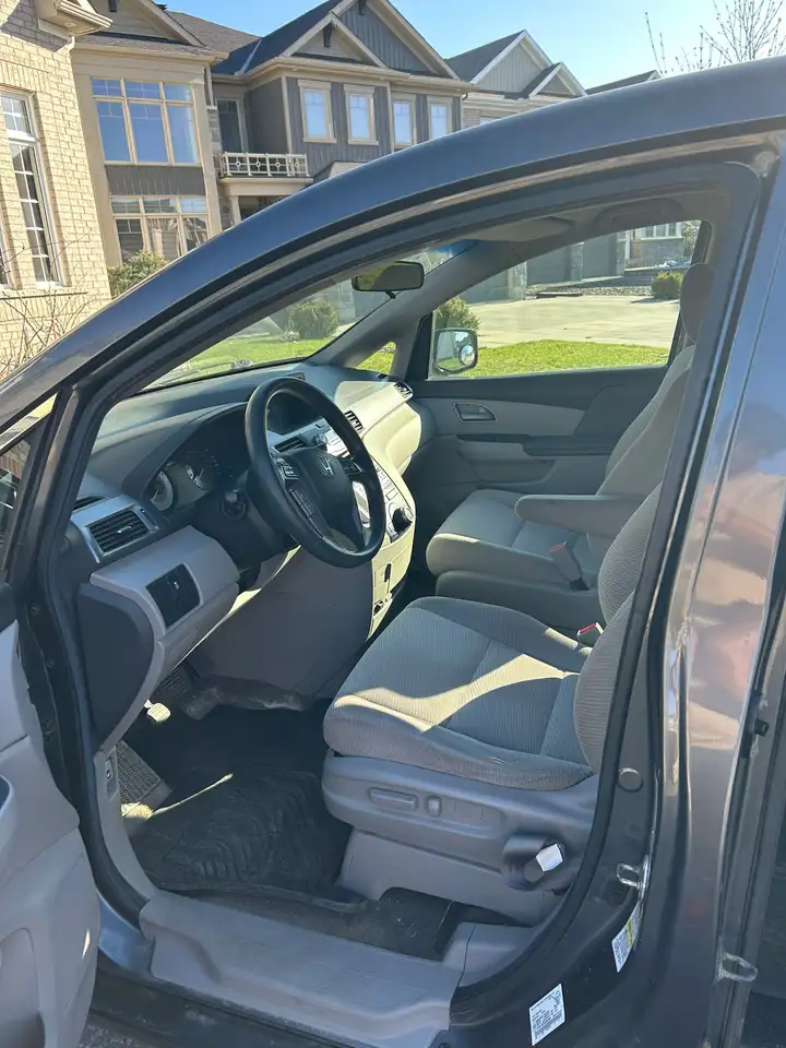 Honda Odyssey снимка Honda Odyssey