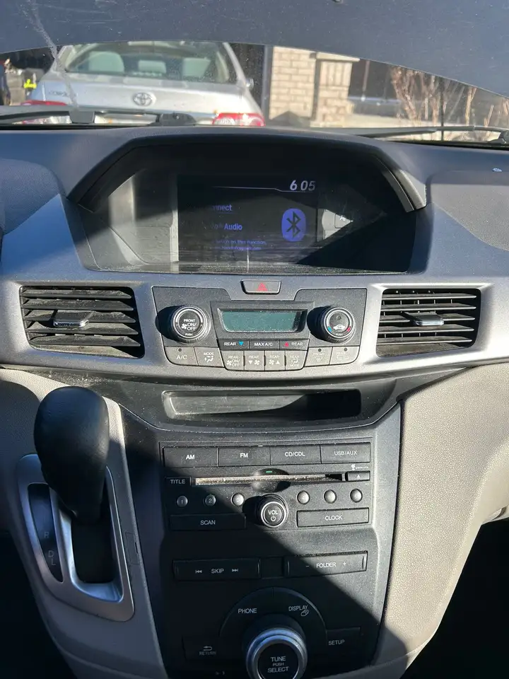 Honda Odyssey снимка Honda Odyssey