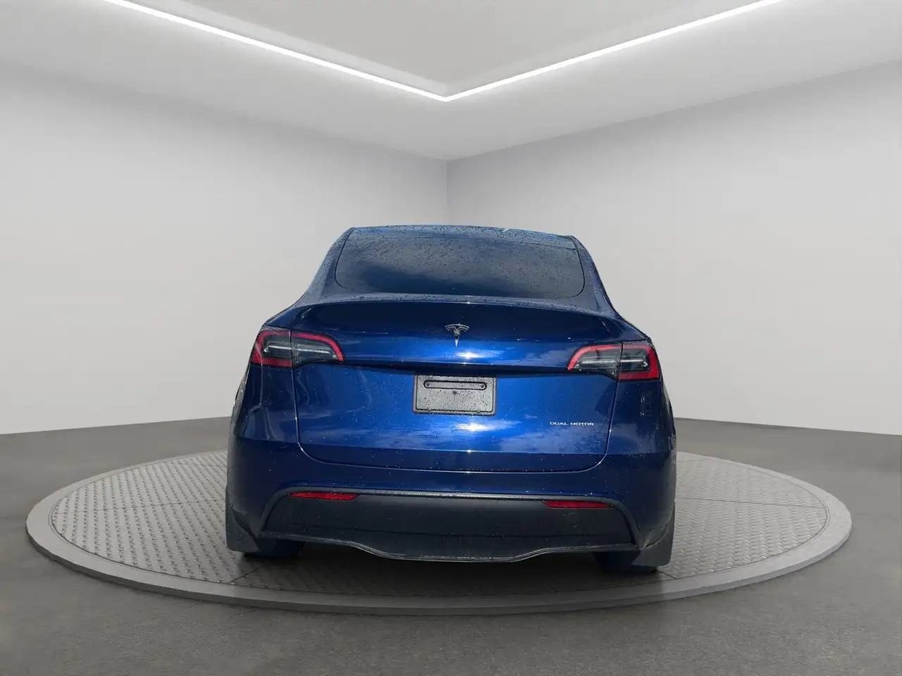 Tesla Model Y снимка Tesla Model Y
