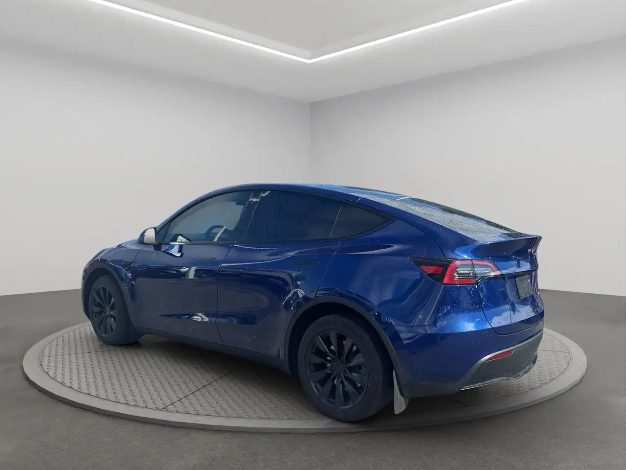 Tesla Model Y снимка Tesla Model Y
