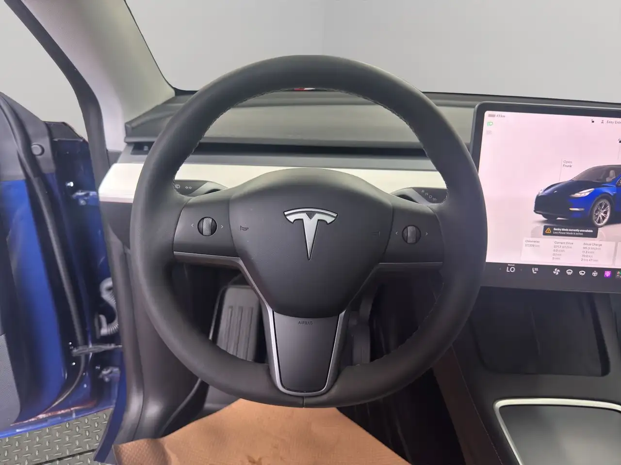 Tesla Model Y снимка Tesla Model Y