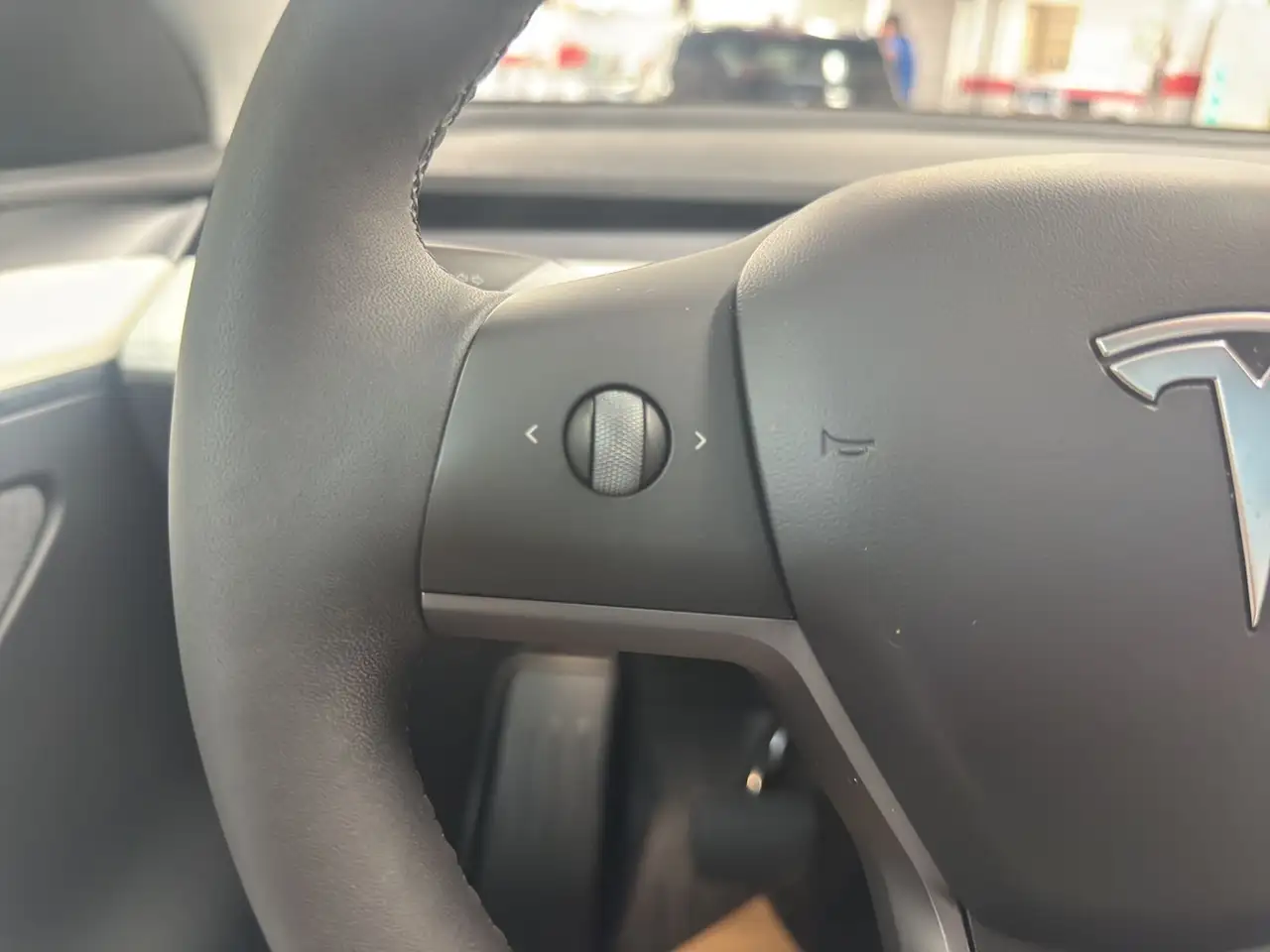 Tesla Model Y снимка Tesla Model Y