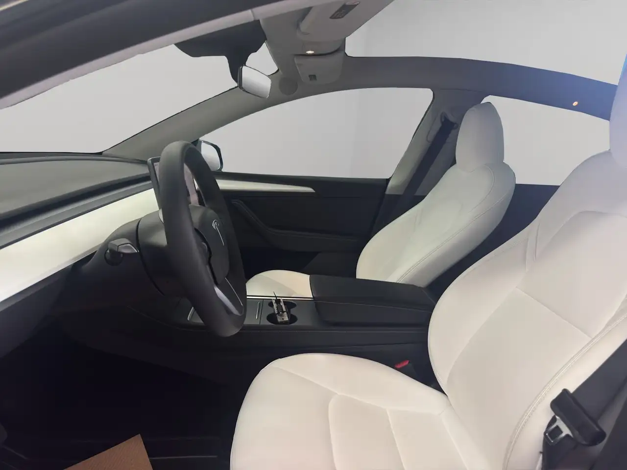Tesla Model Y снимка Tesla Model Y