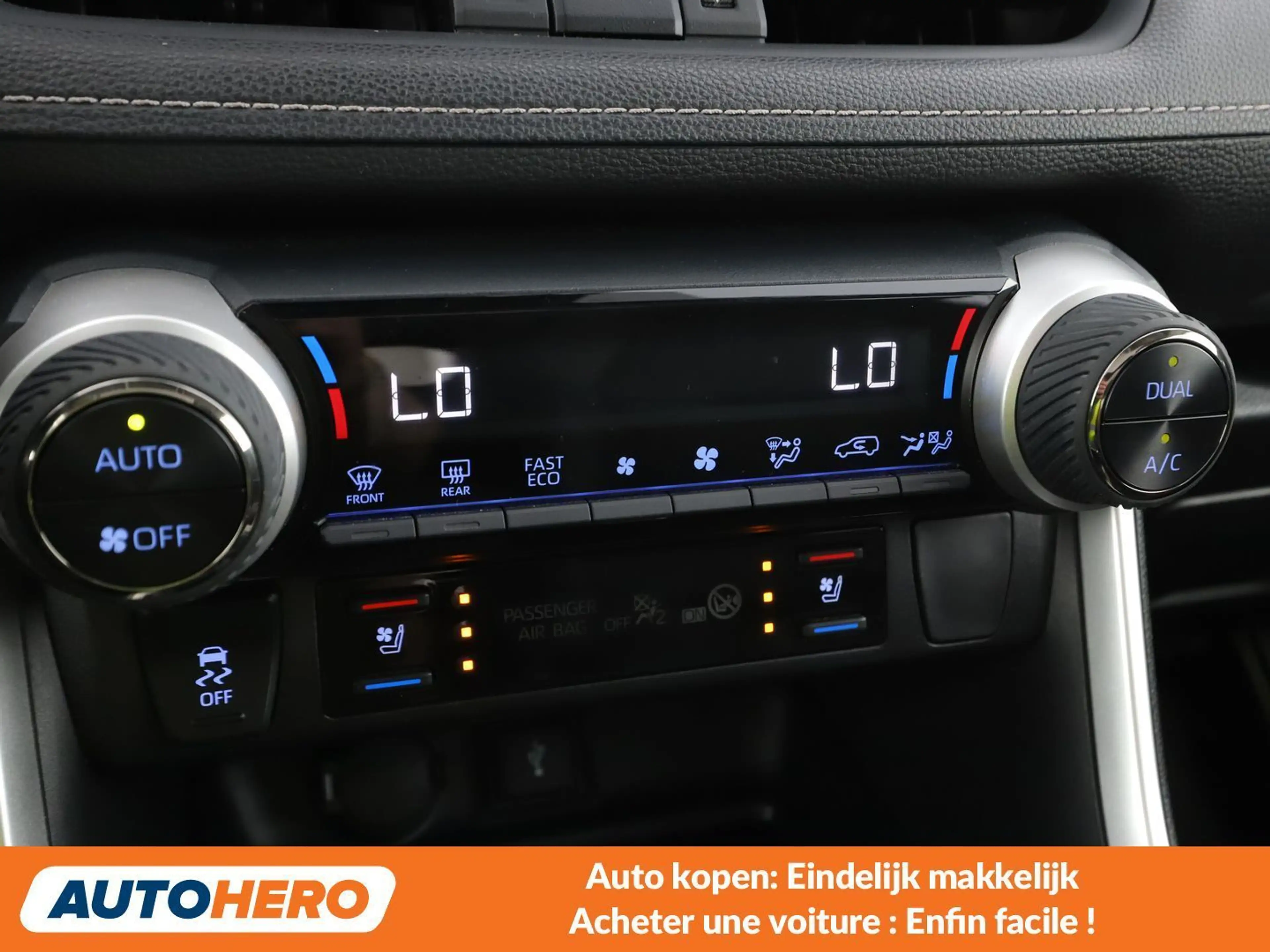 Toyota RAV 4 2.5 Hybrid 4x4 Luxury — photo 11