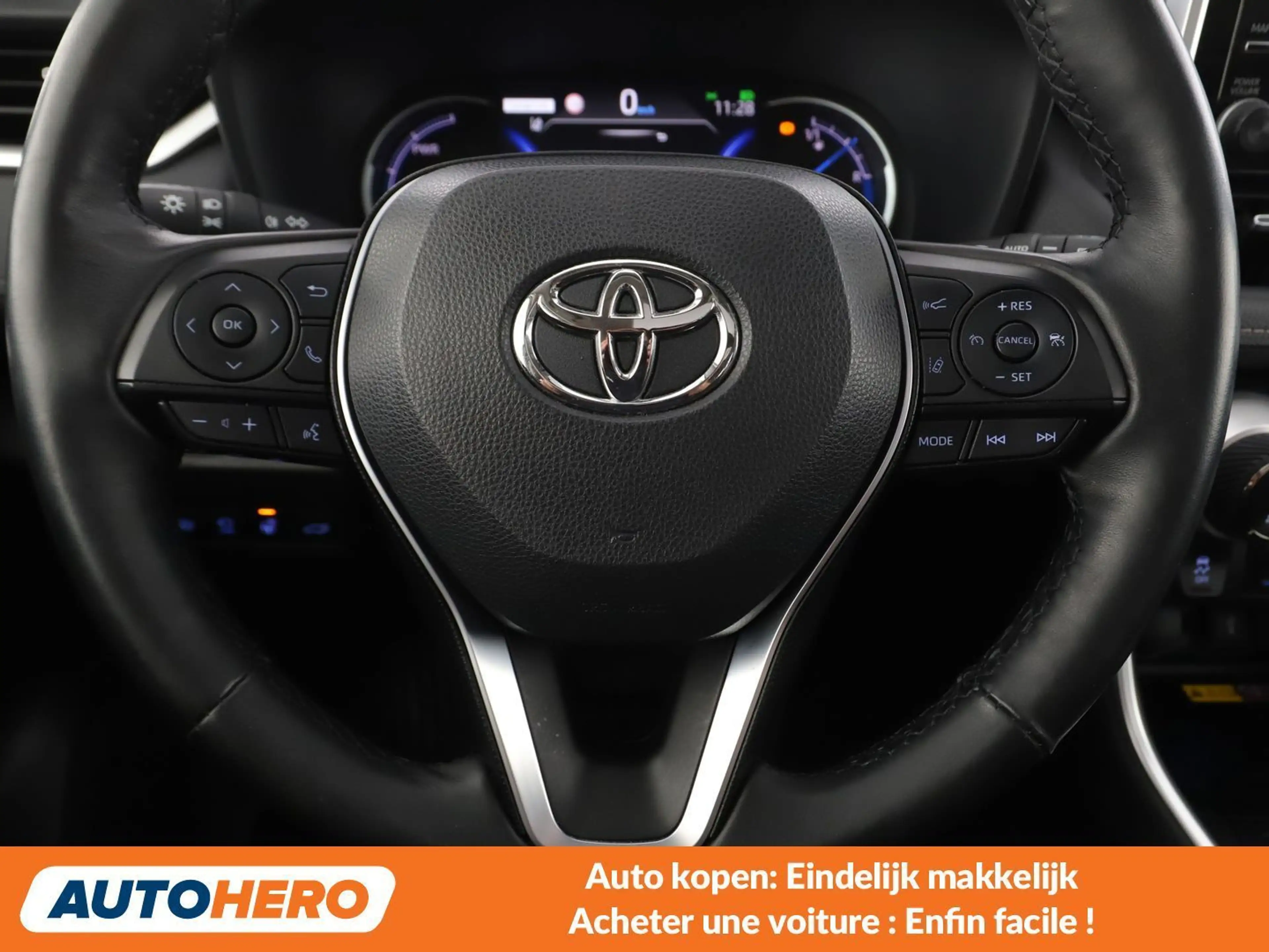 Toyota RAV 4 2.5 Hybrid 4x4 Luxury — photo 5