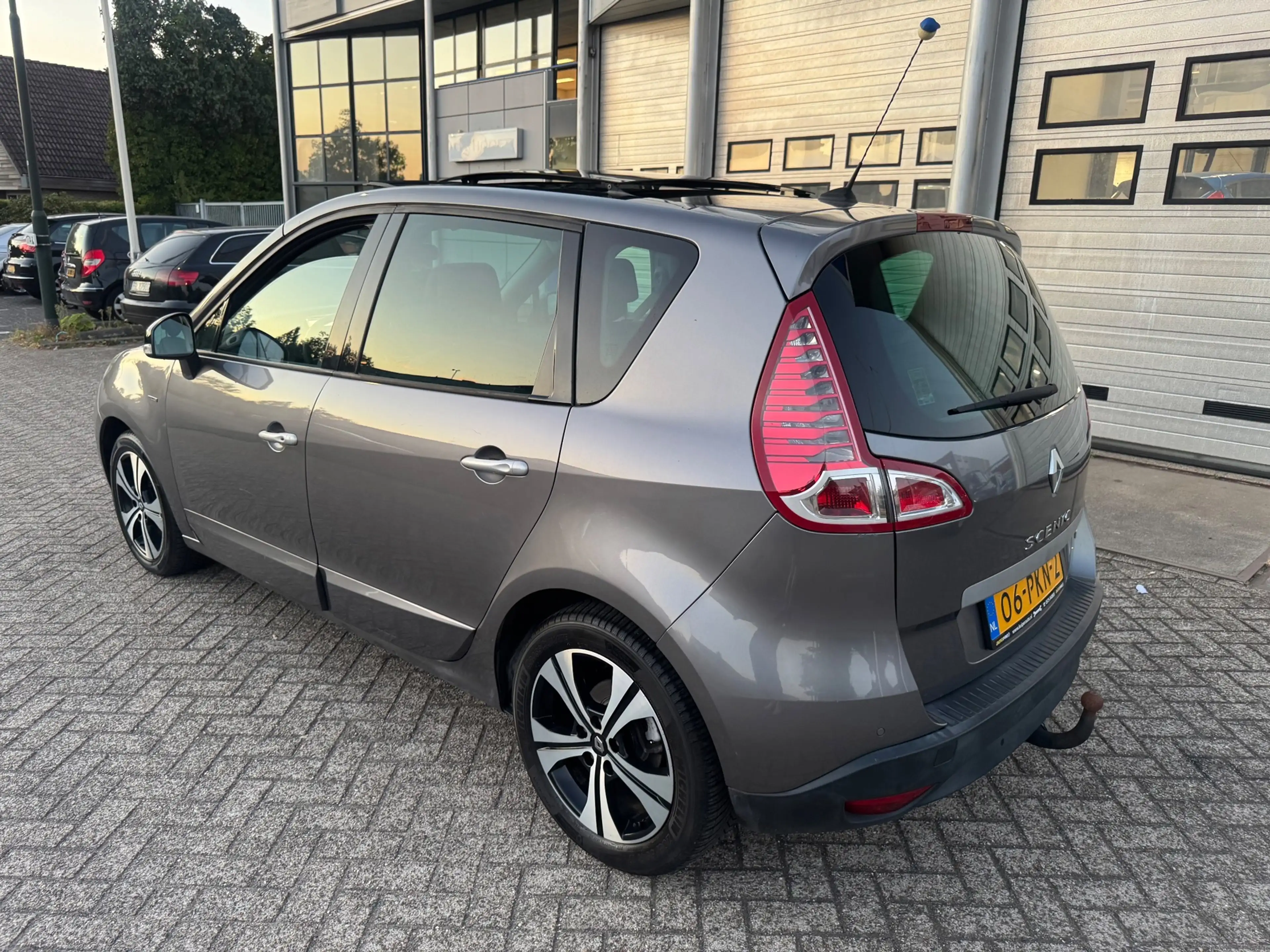 Renault Scenic 1.4 TCe Bose Camera,Panodak,Trkhaak — photo 3
