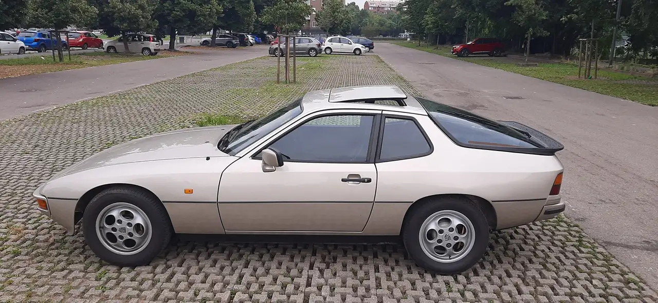 Porsche 924 2.5 S, foto 9