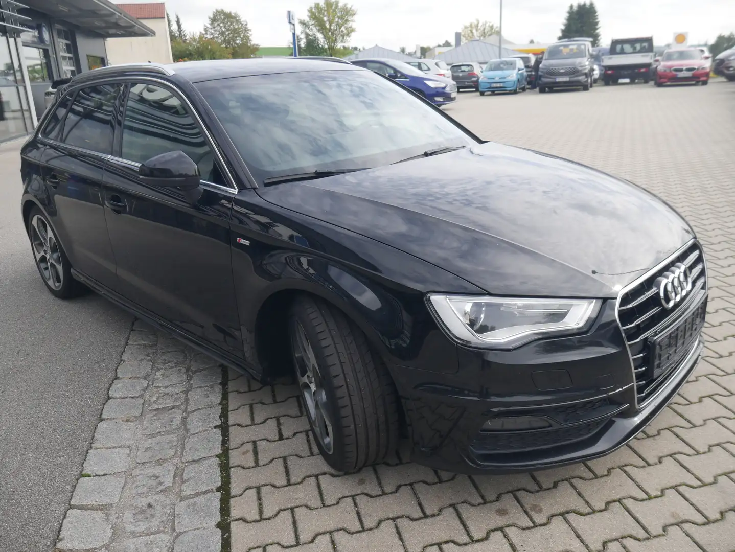 Audi A3 S line Selection ambition NAVI Xenon PDC MMI DSP Schwarz - 2