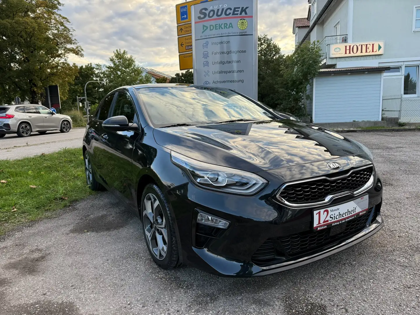 Kia Ceed / cee'd Ceed 1.4 T-GDI Platinum Edition SD, Navi, AHK Schwarz - 1