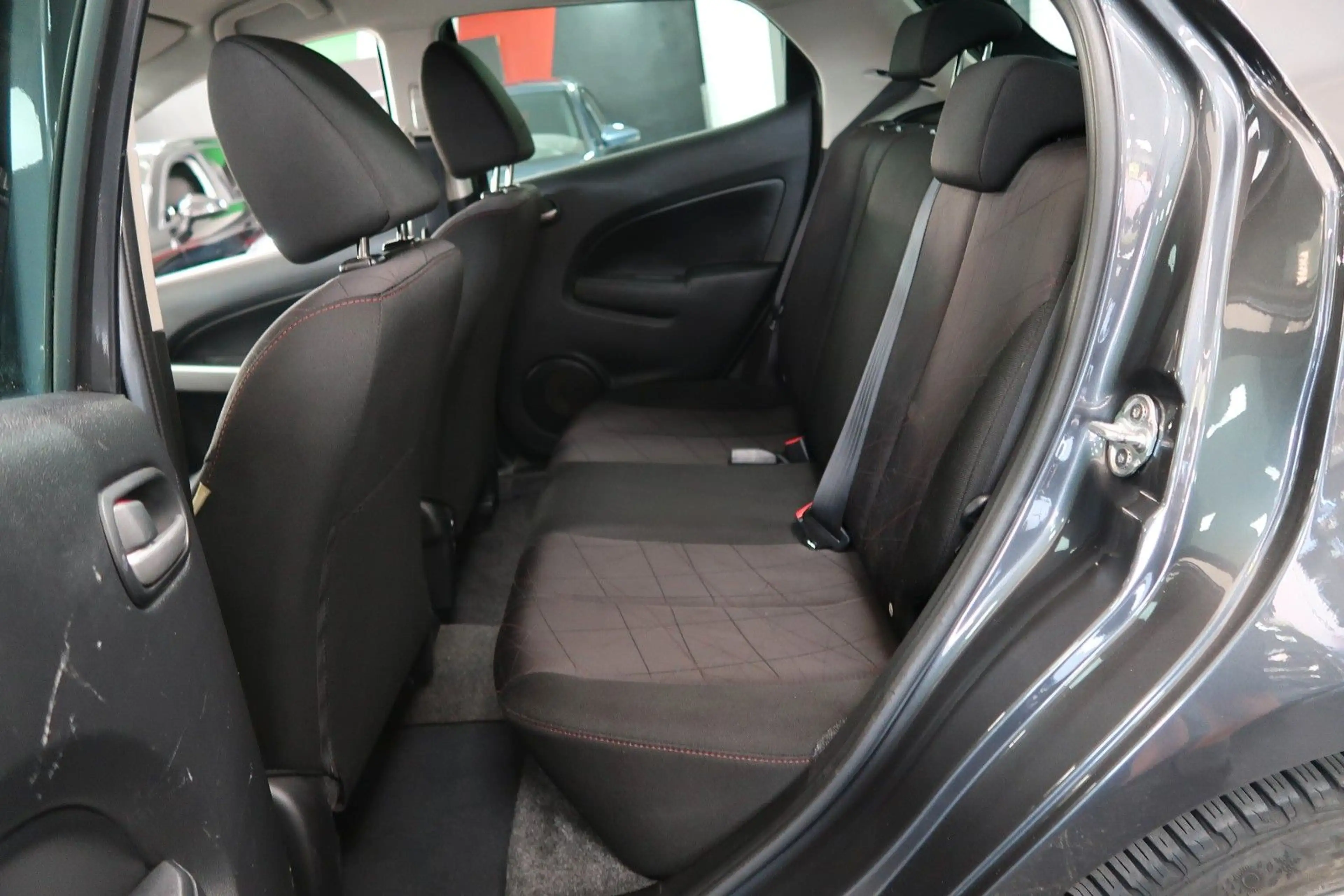 Mazda 2 Lim. 1.3 Kenko*Klima*Shz*Tüv*Service Neu*Top — photo 12