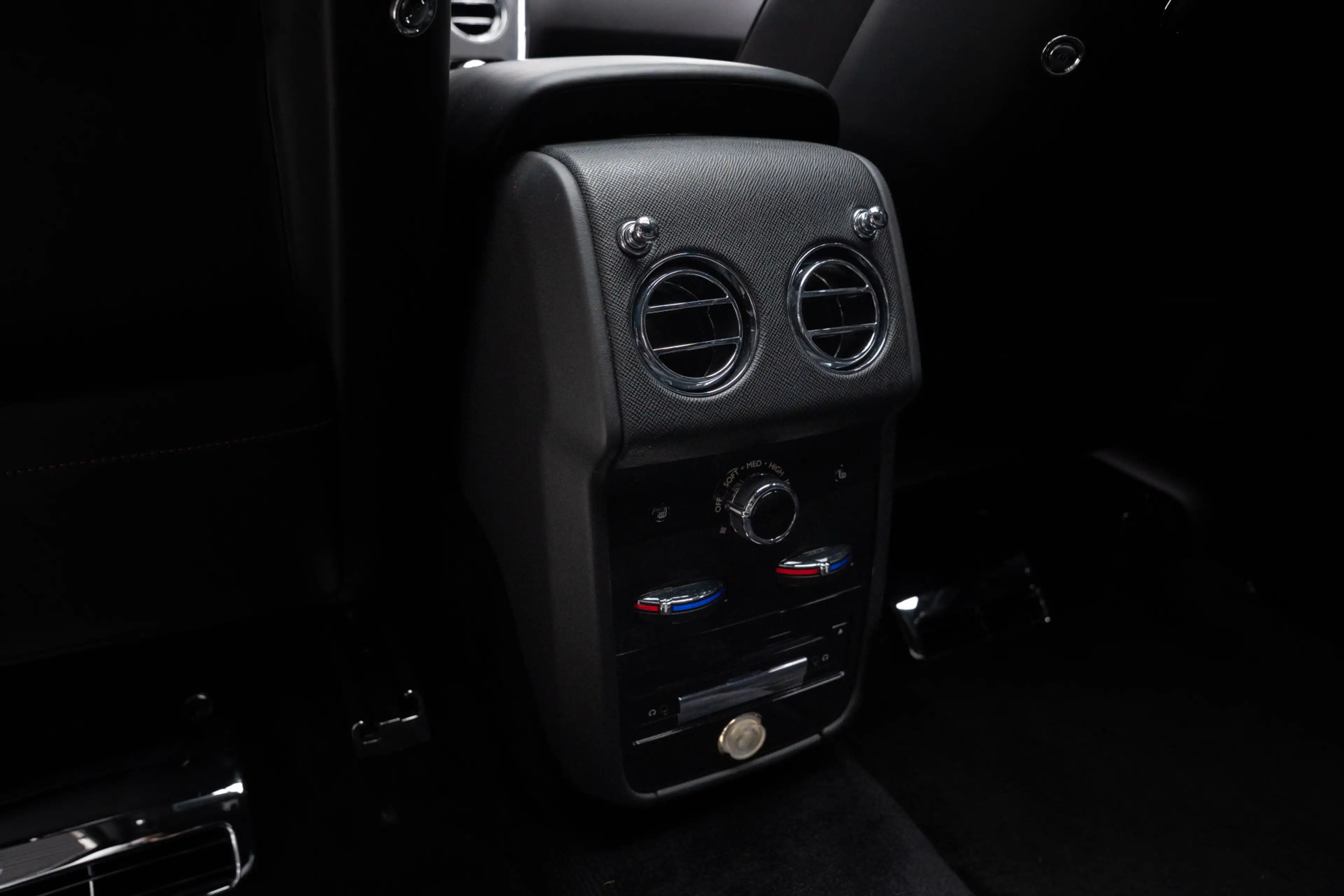 Rolls-Royce Cullinan 6.75 V12 Panodak Leer Navi 360° ACC PDC Massage Me — photo 44