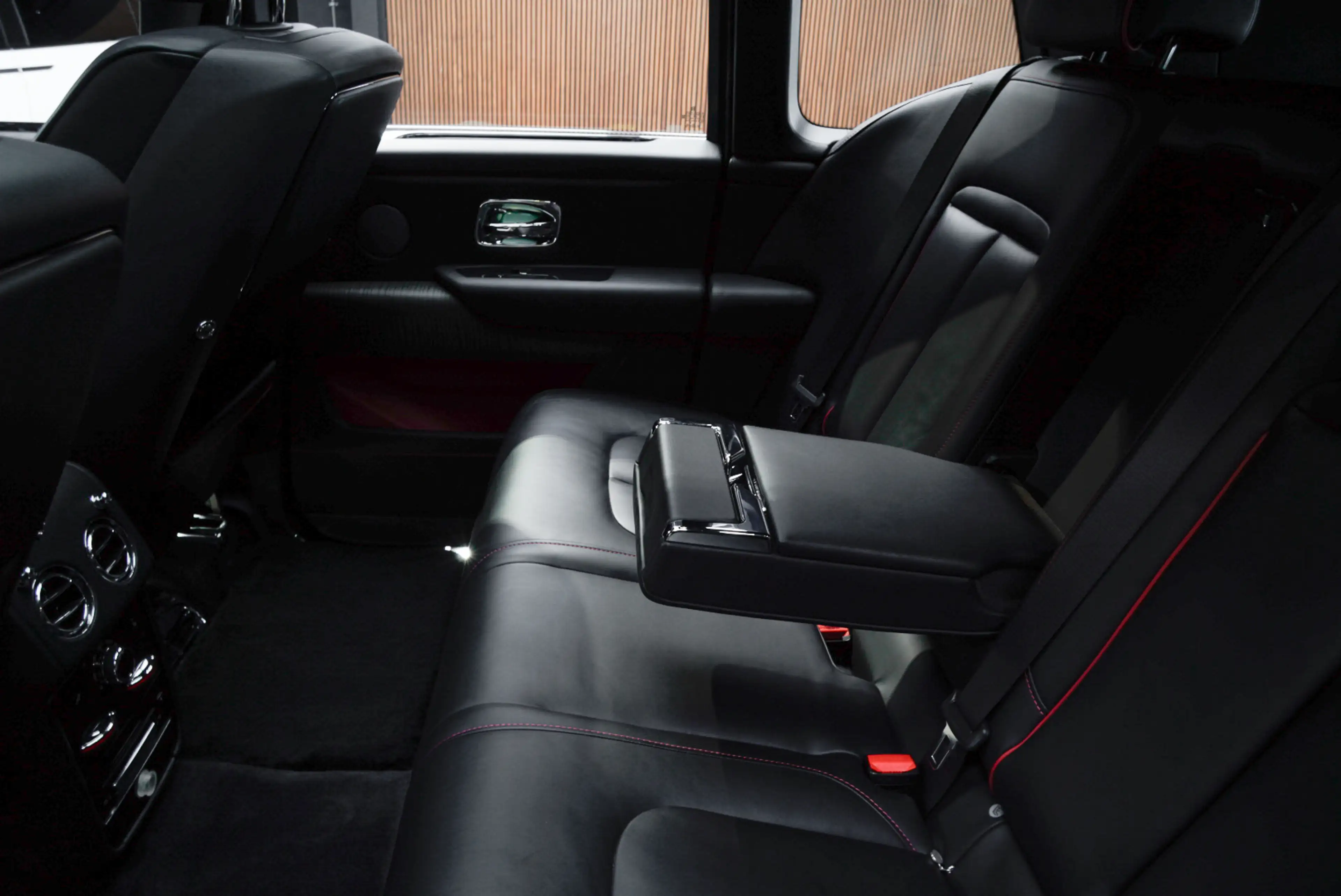 Rolls-Royce Cullinan 6.75 V12 Panodak Leer Navi 360° ACC PDC Massage Me — photo 42