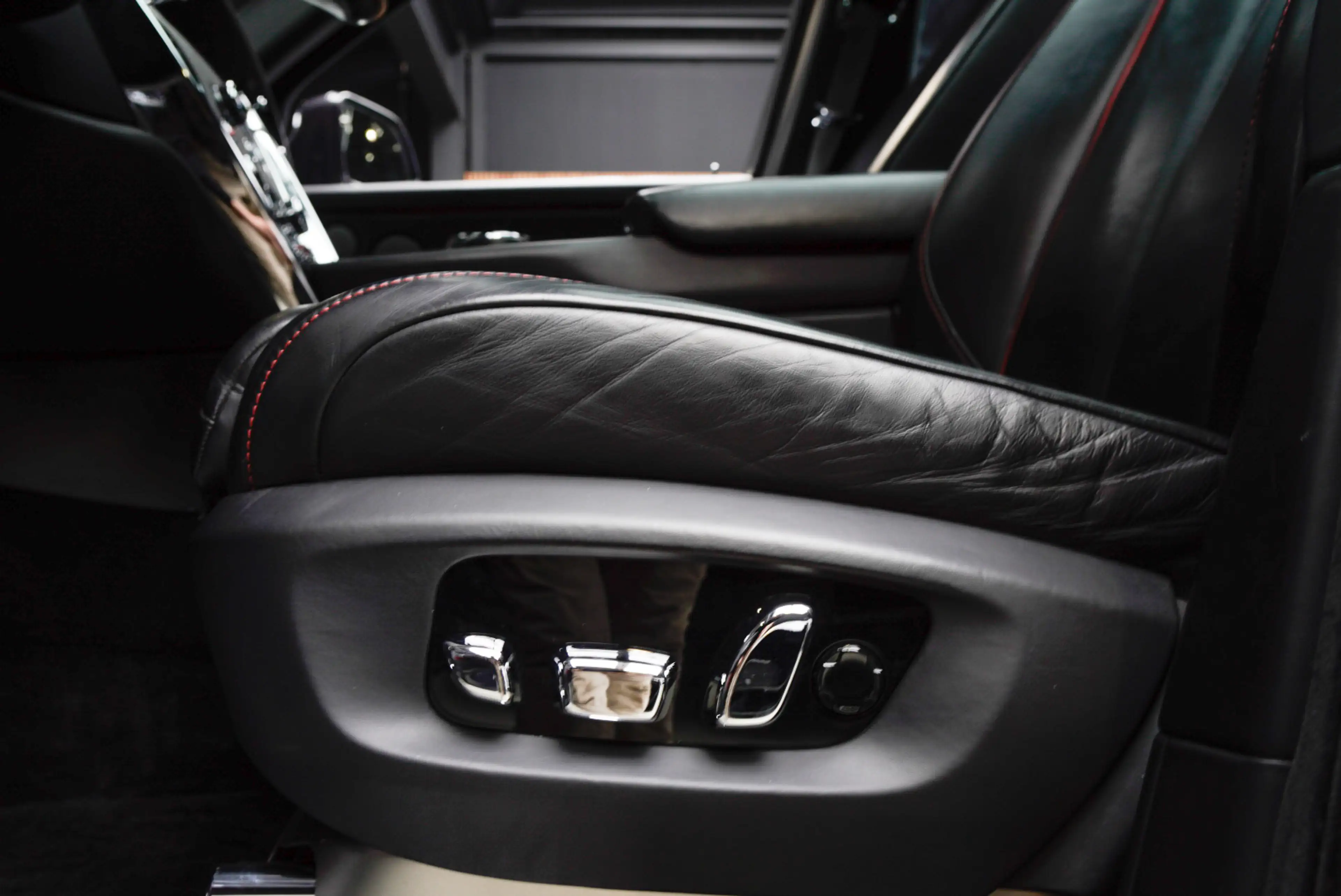Rolls-Royce Cullinan 6.75 V12 Panodak Leer Navi 360° ACC PDC Massage Me — photo 35