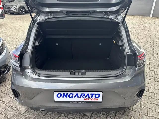 Renault Clio view 6