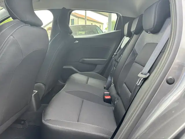 Renault Clio view 7
