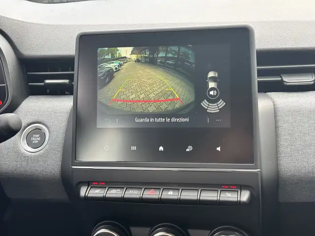 Renault Clio view 11