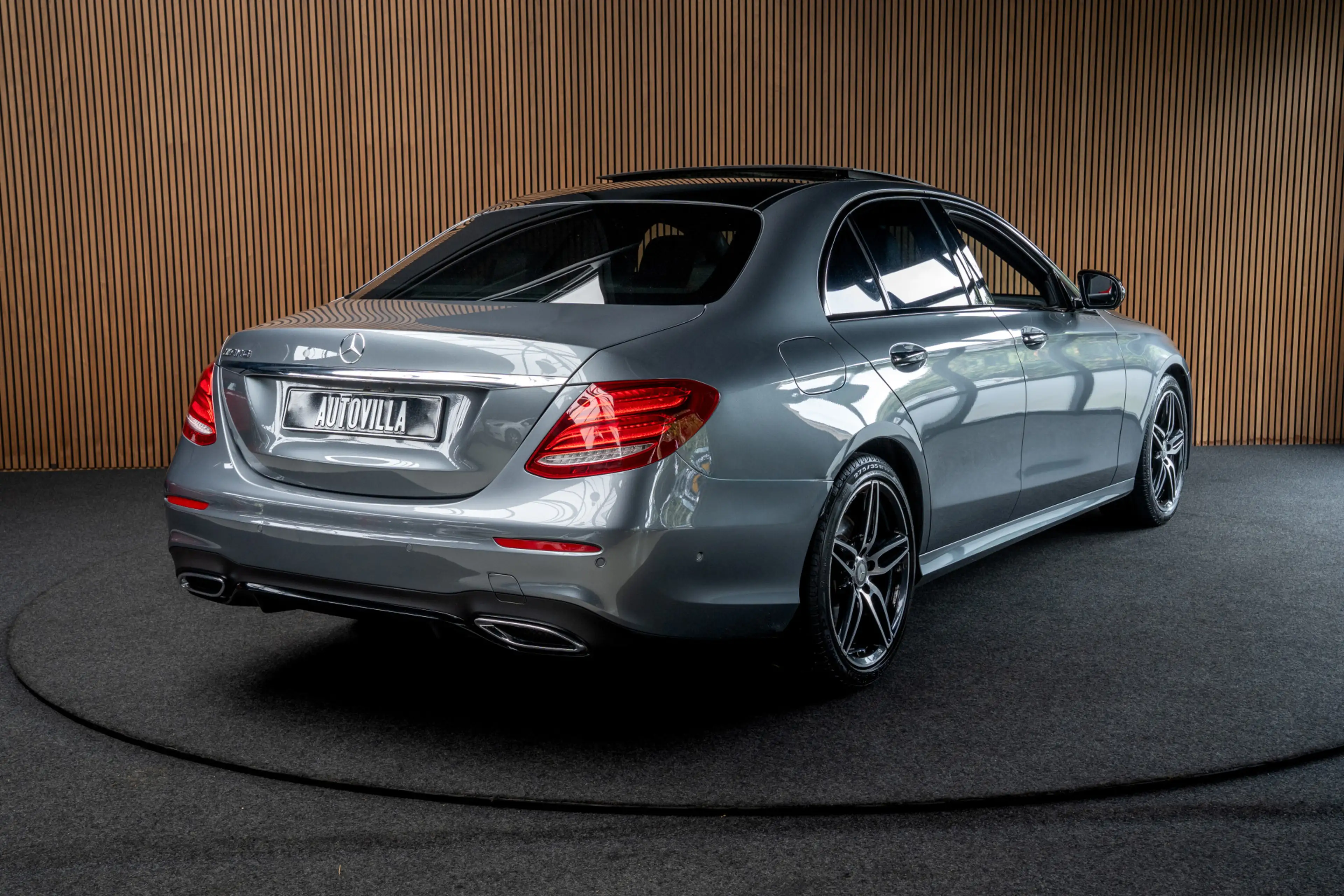 Mercedes-Benz E 350 d AMG Panodak Leer 360° Burmester Navi Softclose D — photo 5