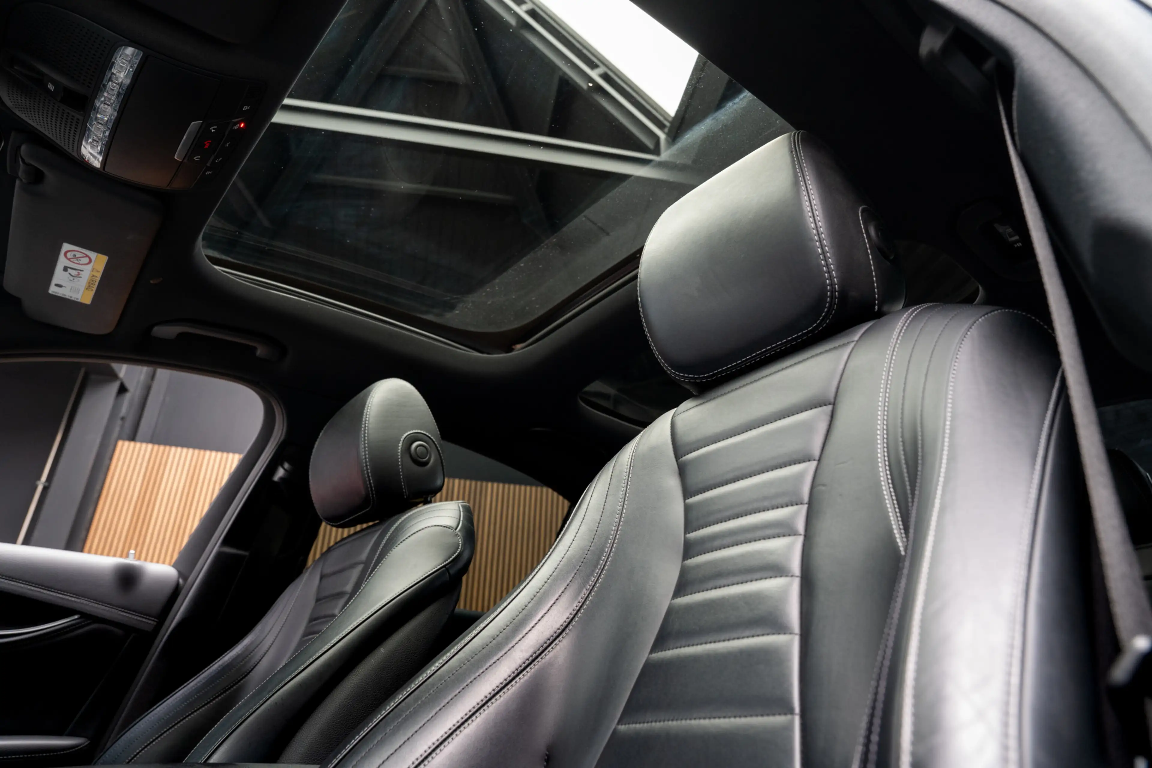 Mercedes-Benz E 350 d AMG Panodak Leer 360° Burmester Navi Softclose D — photo 17
