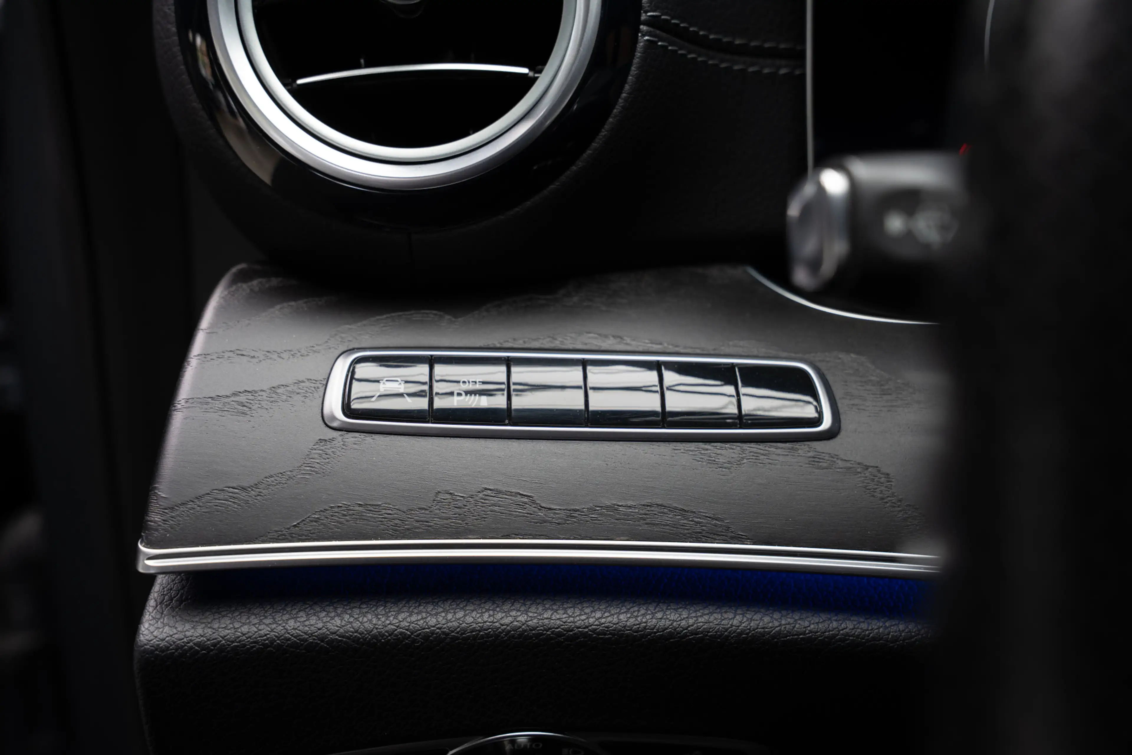 Mercedes-Benz E 350 d AMG Panodak Leer 360° Burmester Navi Softclose D — photo 24