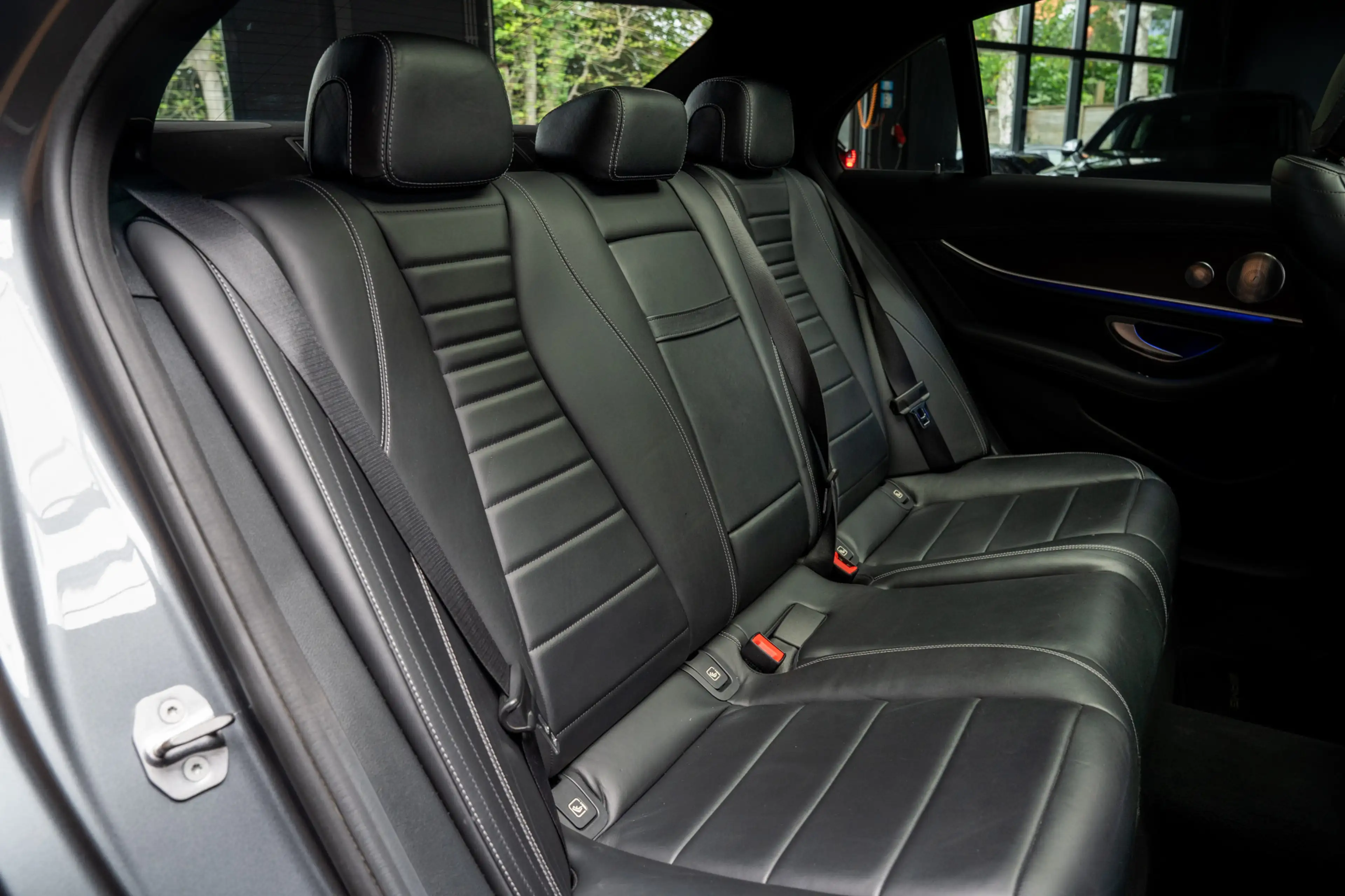 Mercedes-Benz E 350 d AMG Panodak Leer 360° Burmester Navi Softclose D — photo 21