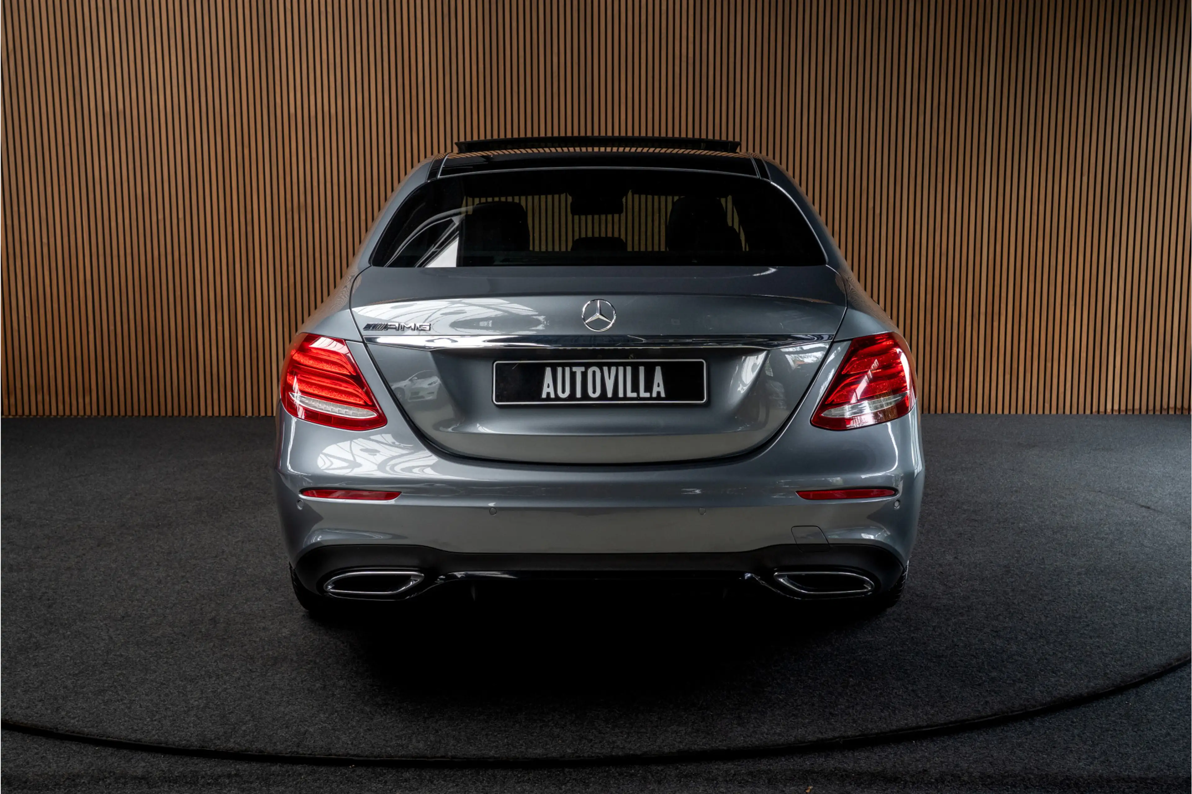 Mercedes-Benz E 350 d AMG Panodak Leer 360° Burmester Navi Softclose D — photo 4