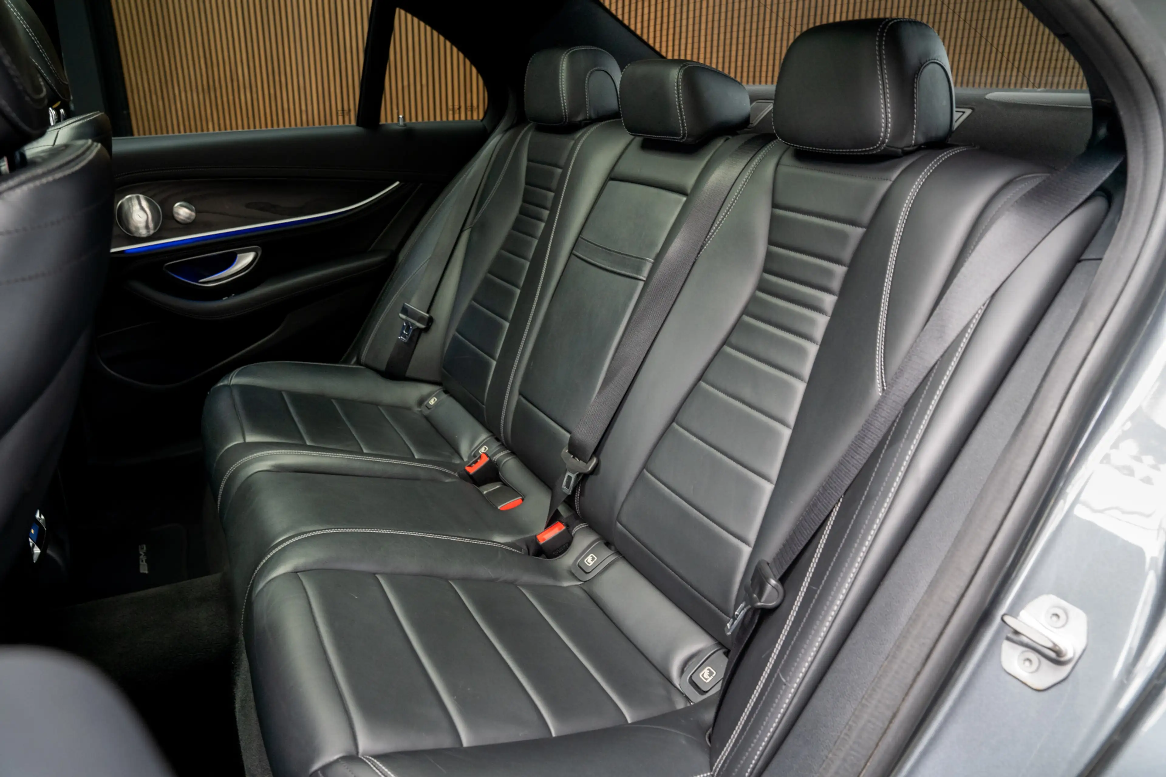 Mercedes-Benz E 350 d AMG Panodak Leer 360° Burmester Navi Softclose D — photo 22