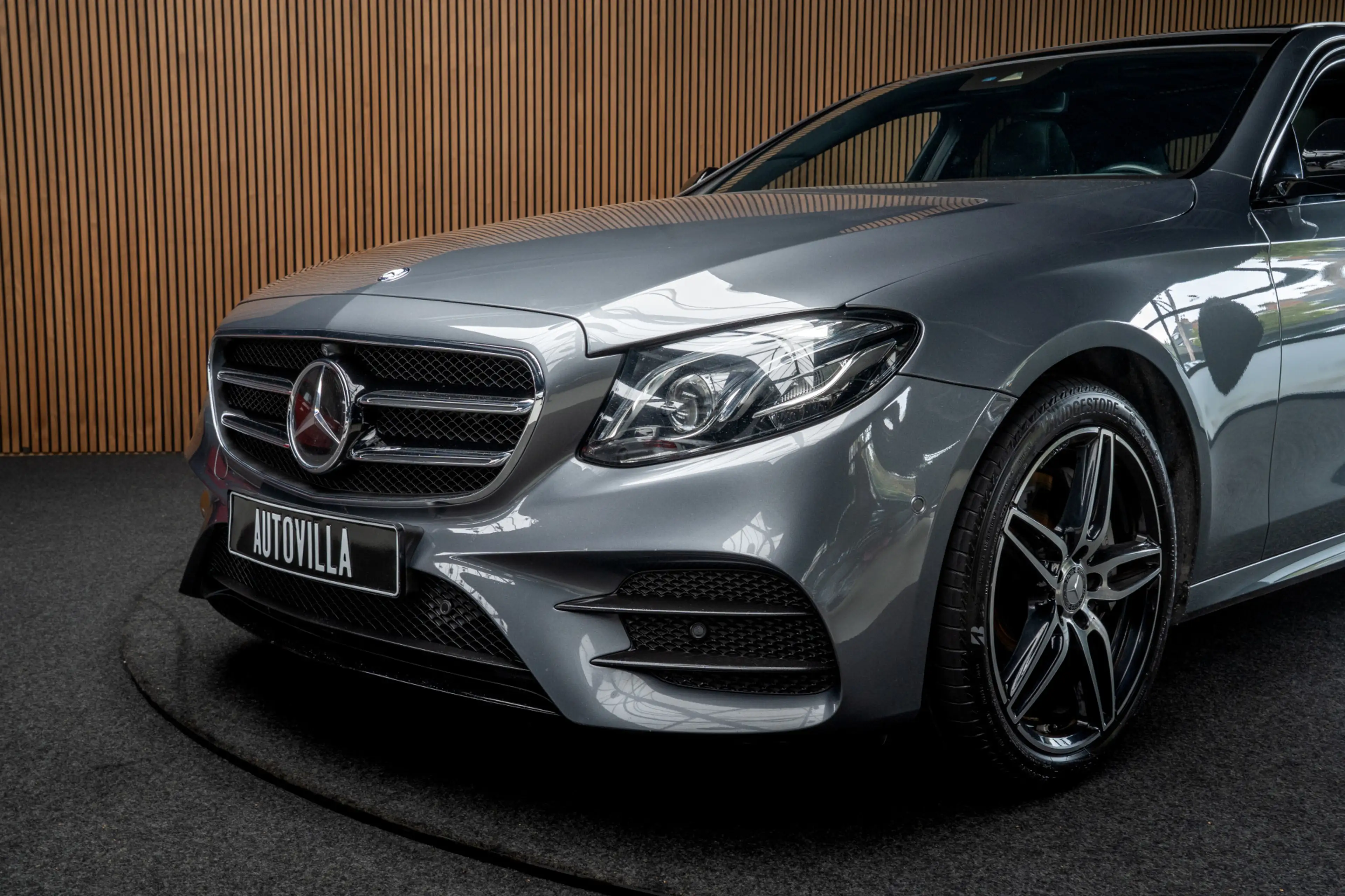Mercedes-Benz E 350 d AMG Panodak Leer 360° Burmester Navi Softclose D — photo 9