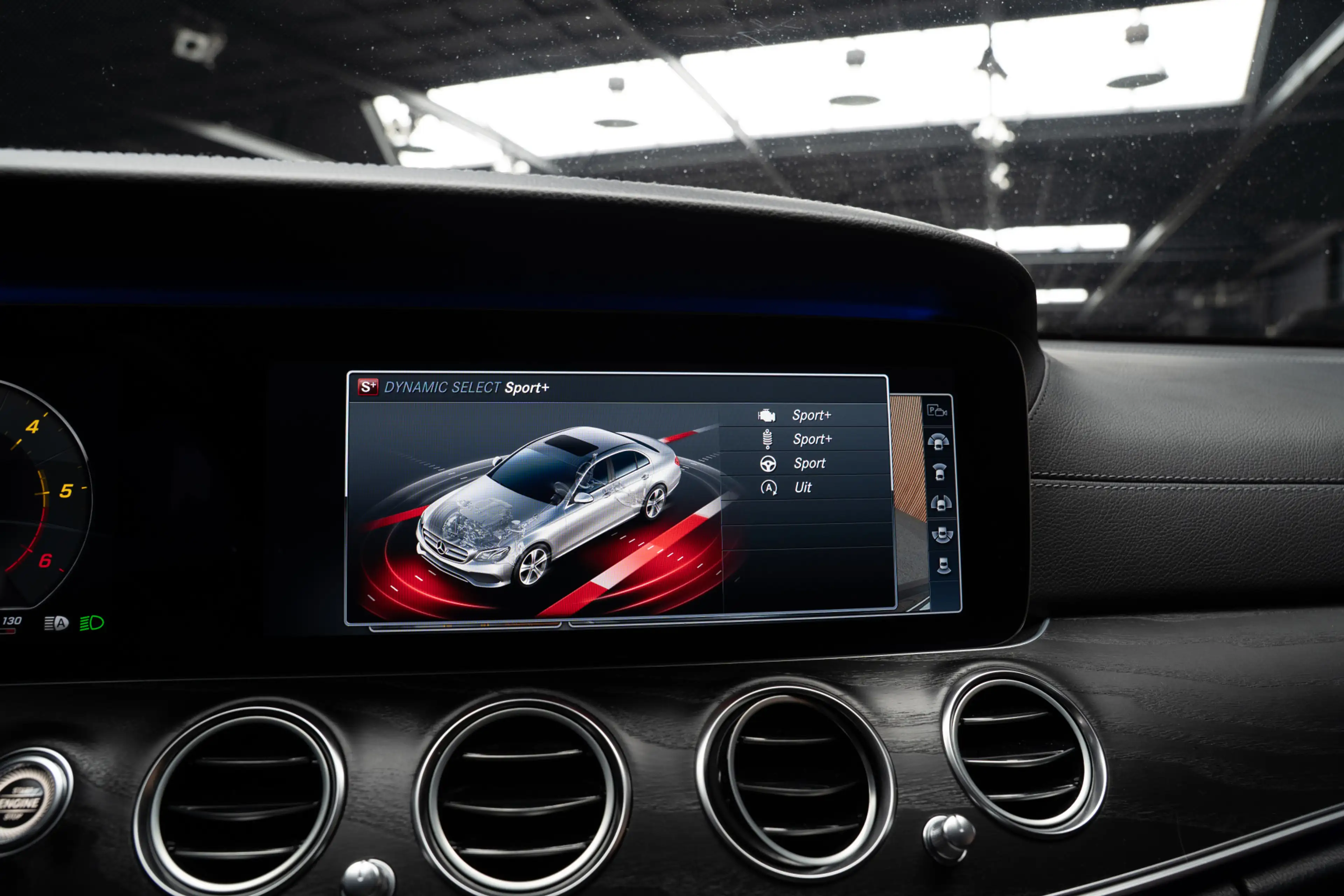 Mercedes-Benz E 350 d AMG Panodak Leer 360° Burmester Navi Softclose D — photo 14