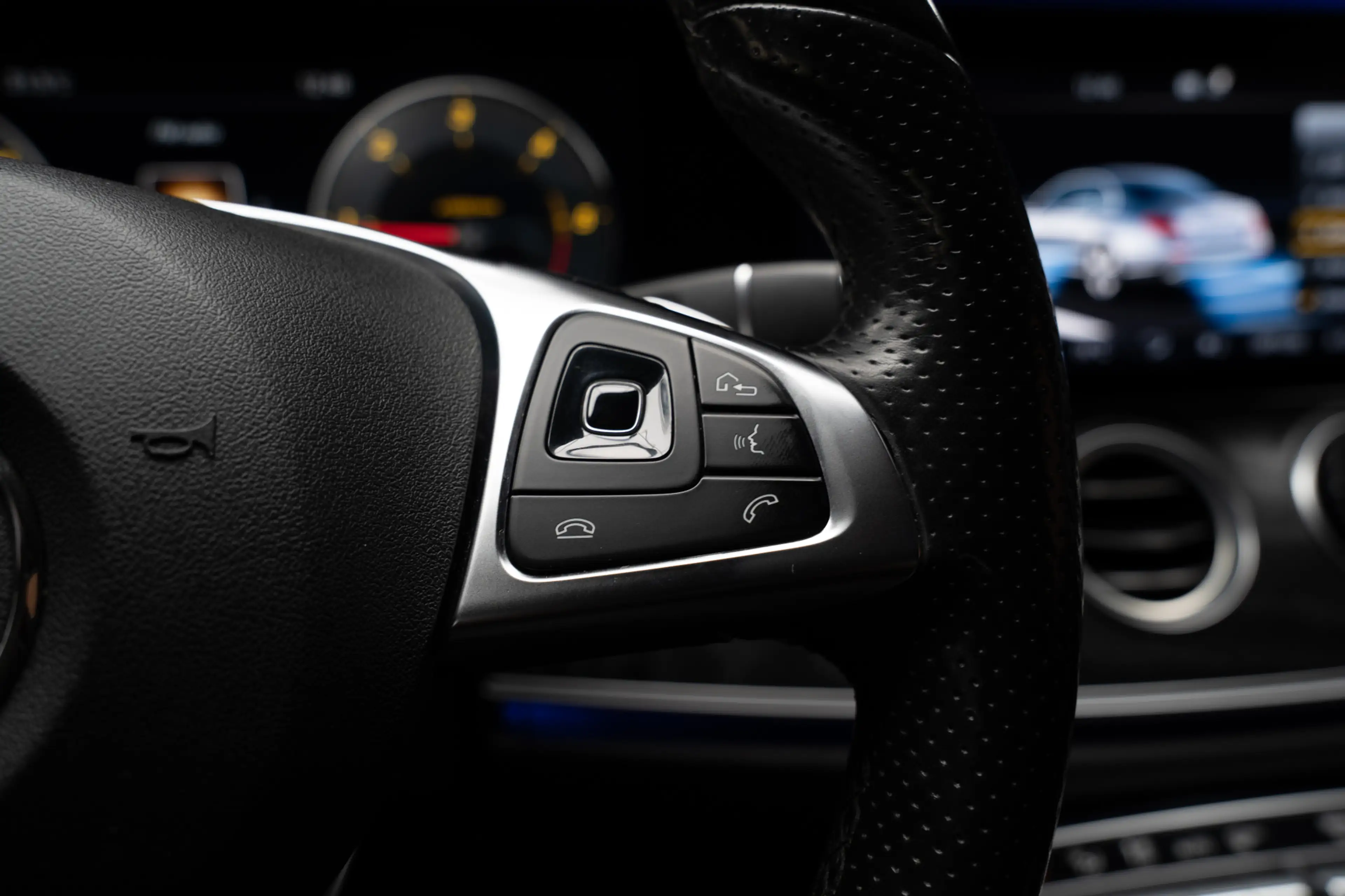 Mercedes-Benz E 350 d AMG Panodak Leer 360° Burmester Navi Softclose D — photo 28
