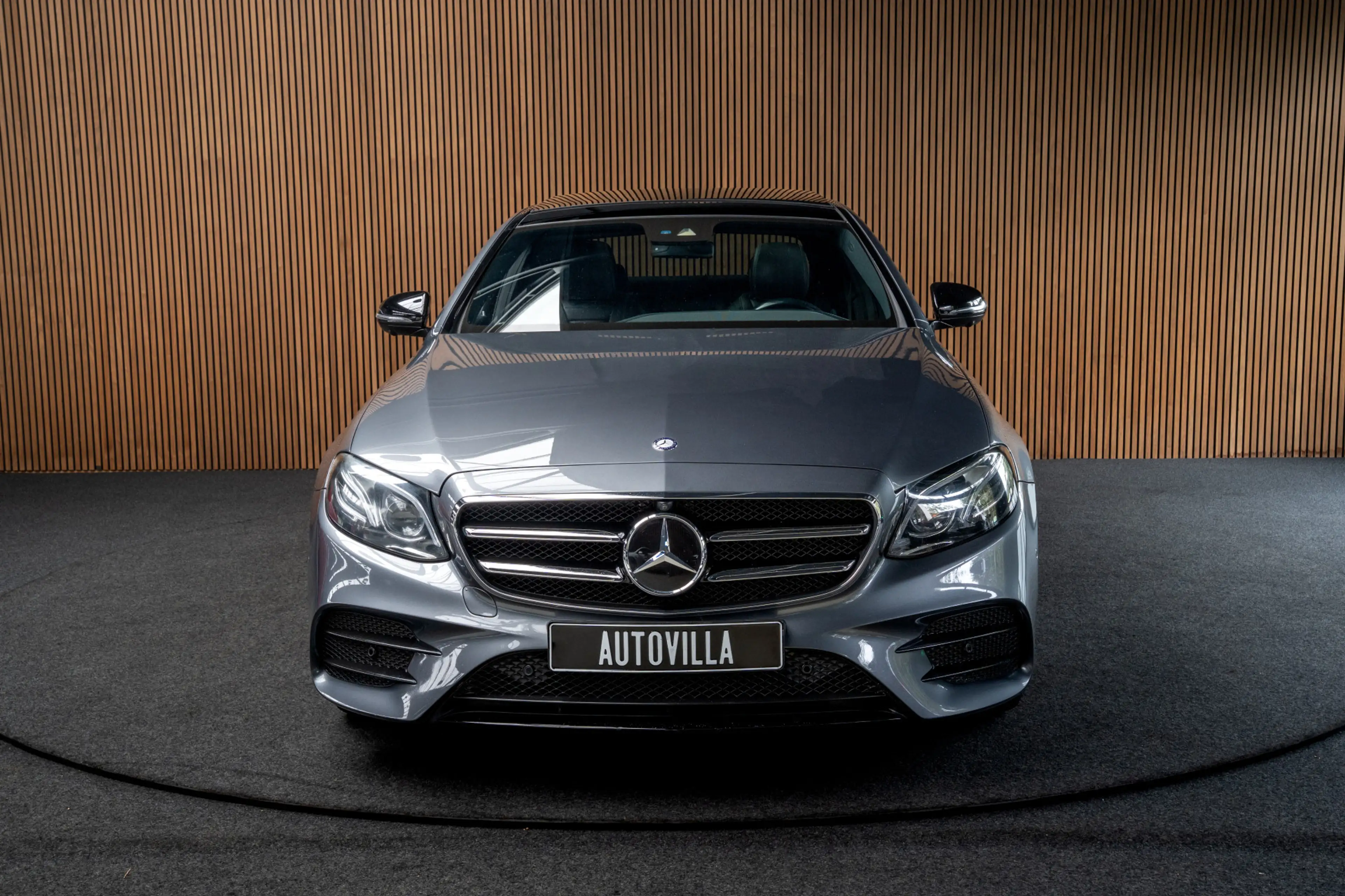 Mercedes-Benz E 350 d AMG Panodak Leer 360° Burmester Navi Softclose D — photo 8