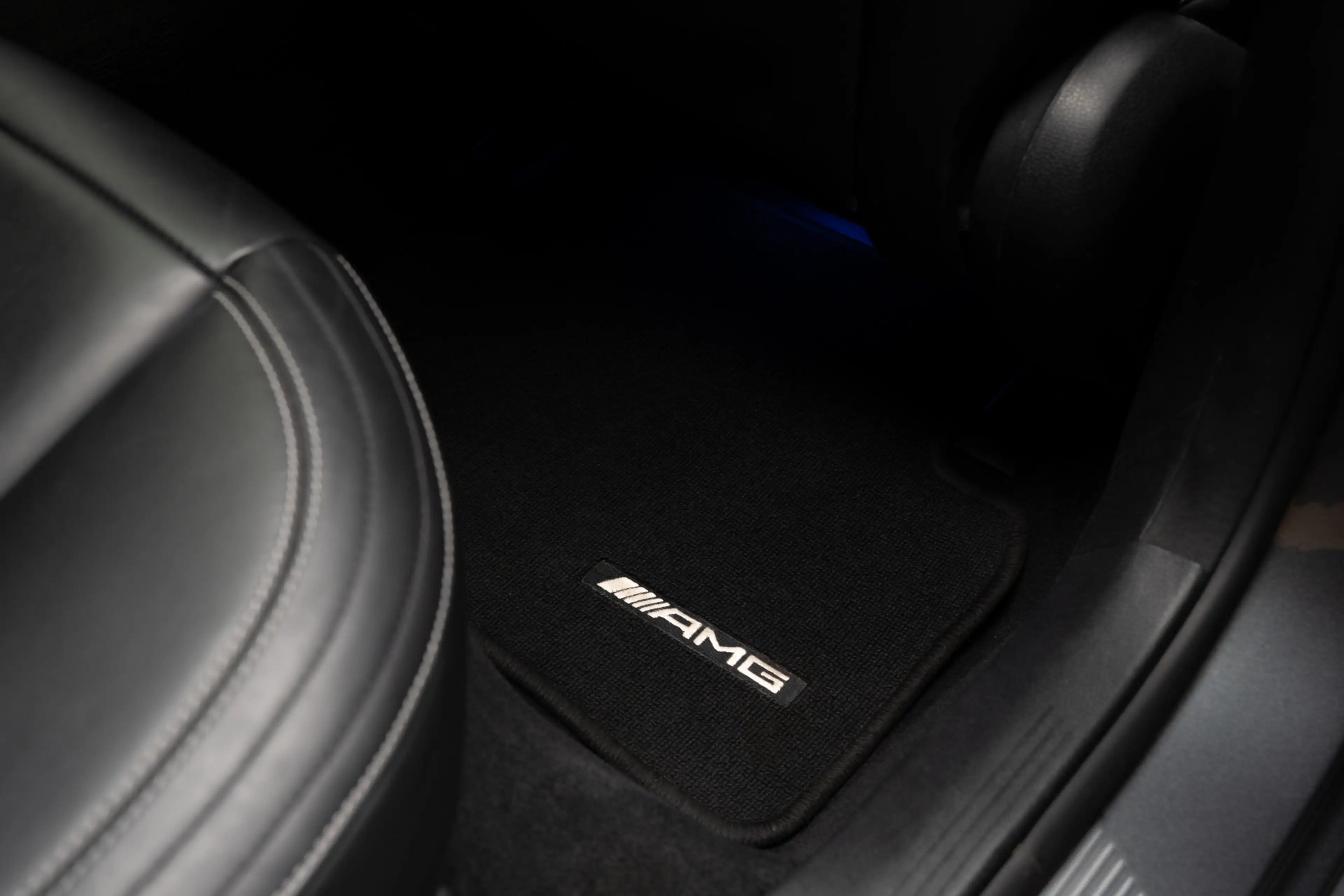 Mercedes-Benz E 350 d AMG Panodak Leer 360° Burmester Navi Softclose D — photo 36