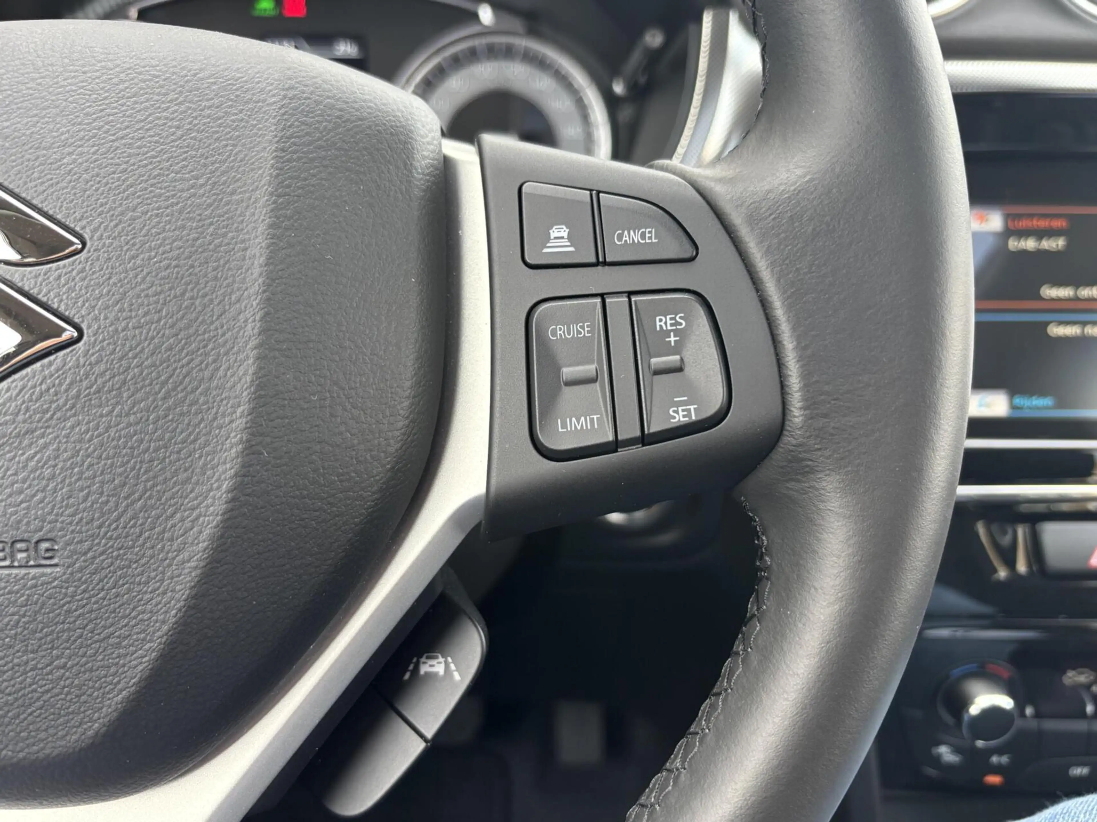 Suzuki Vitara 1.5 Hybrid Style Automaat | Schuifdak | Parkeersen — photo 19
