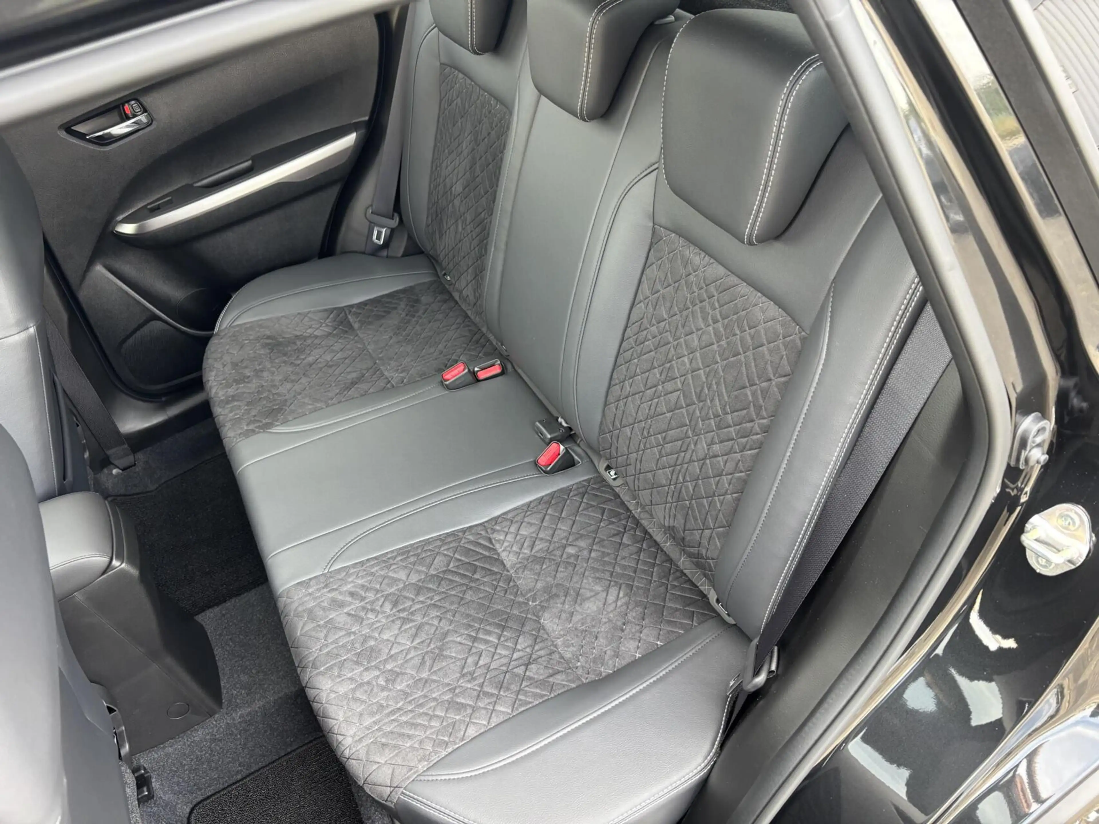 Suzuki Vitara 1.5 Hybrid Style Automaat | Schuifdak | Parkeersen — photo 8