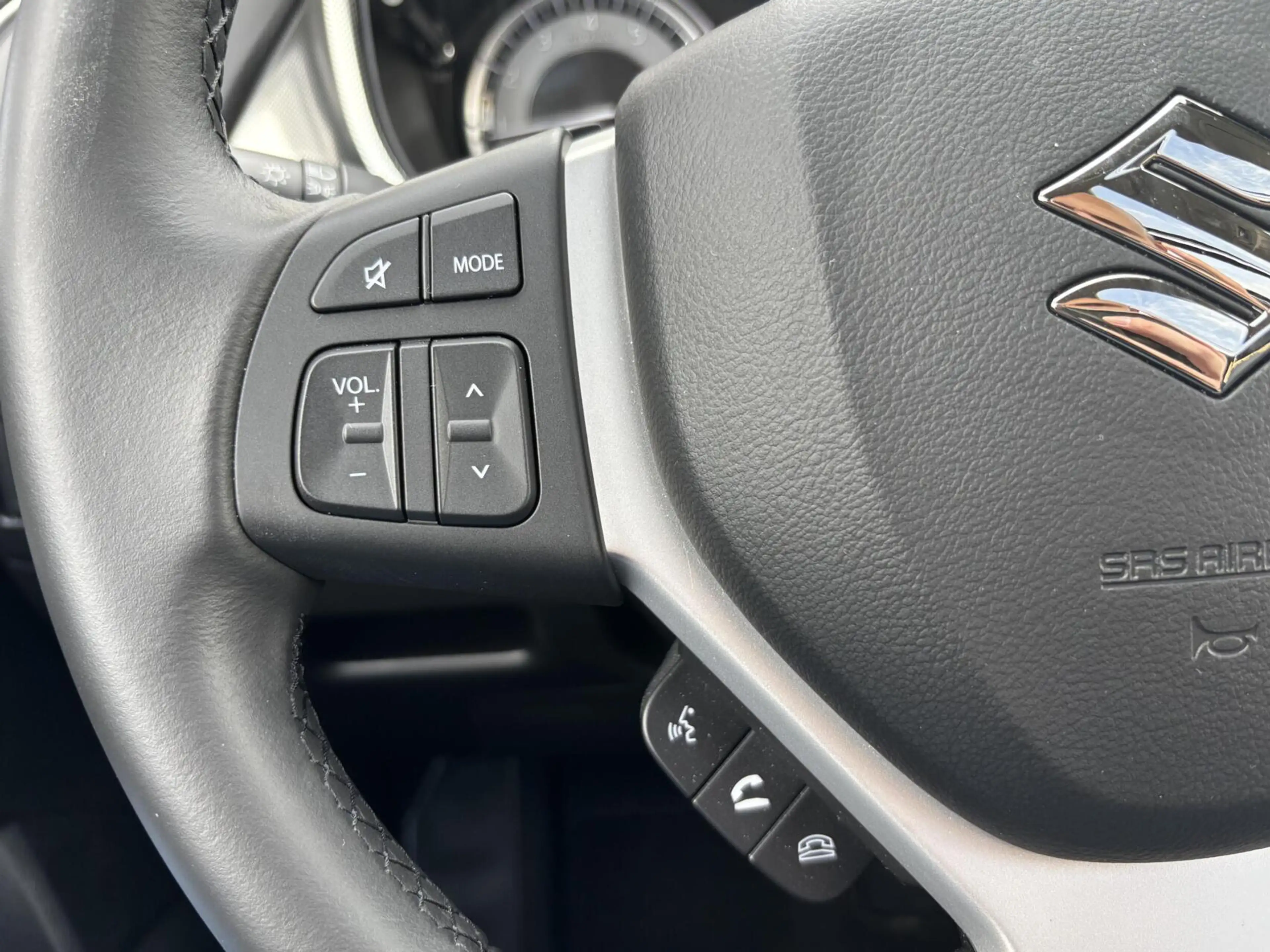 Suzuki Vitara 1.5 Hybrid Style Automaat | Schuifdak | Parkeersen — photo 20