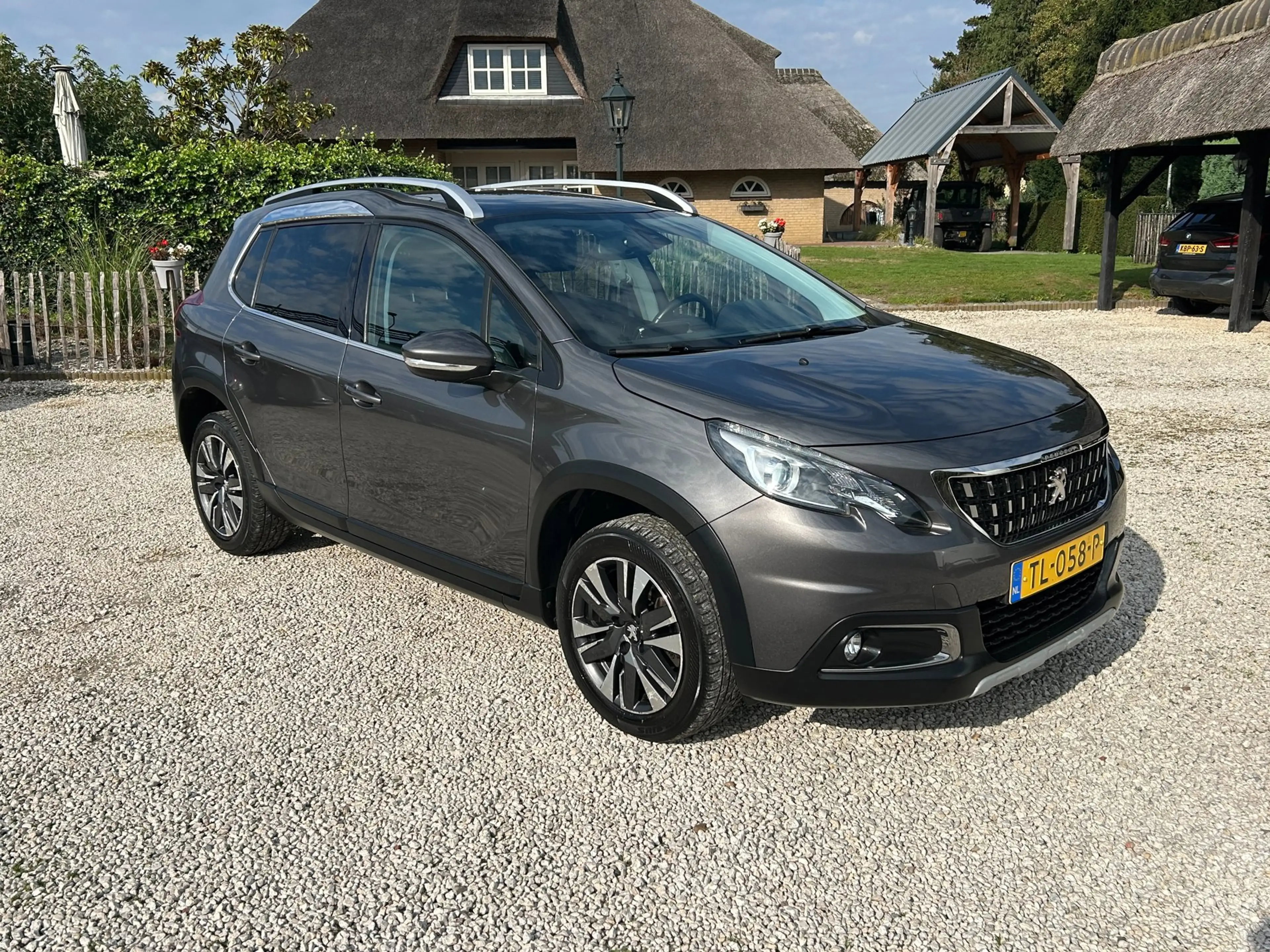 Peugeot 2008 1.2 PureTech Allure Ecc, Panorama.Cruise — photo 21