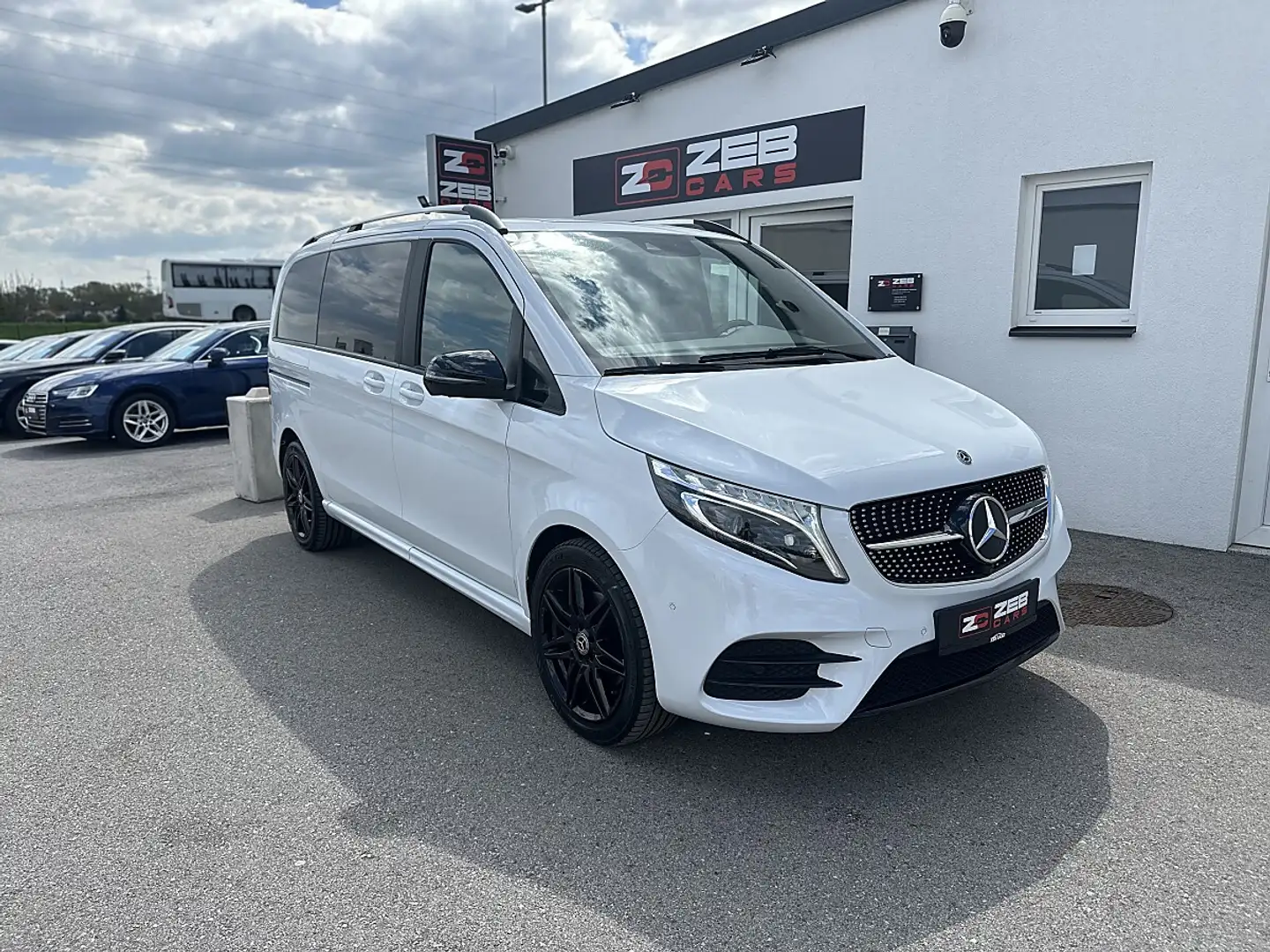 Mercedes-Benz V 300 d Kombi 4MATIC kompakt Avantgarde A-Edition Aut. Weiß - 1