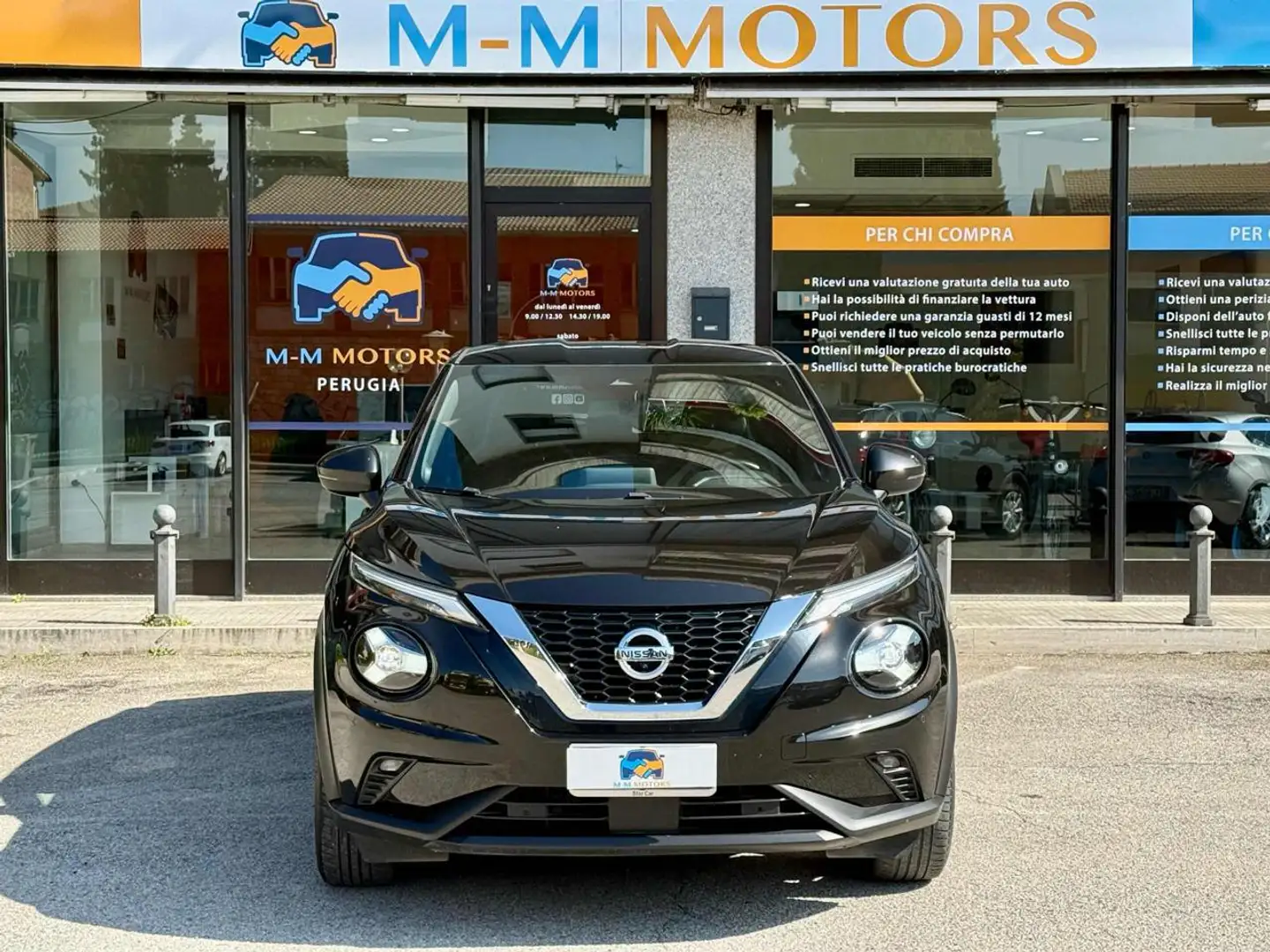 Nissan Juke 1.0 DIG-T 114 CV N-Connecta Černá - 2
