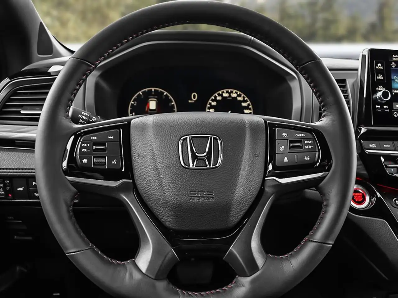 Honda Odyssey снимка Honda Odyssey