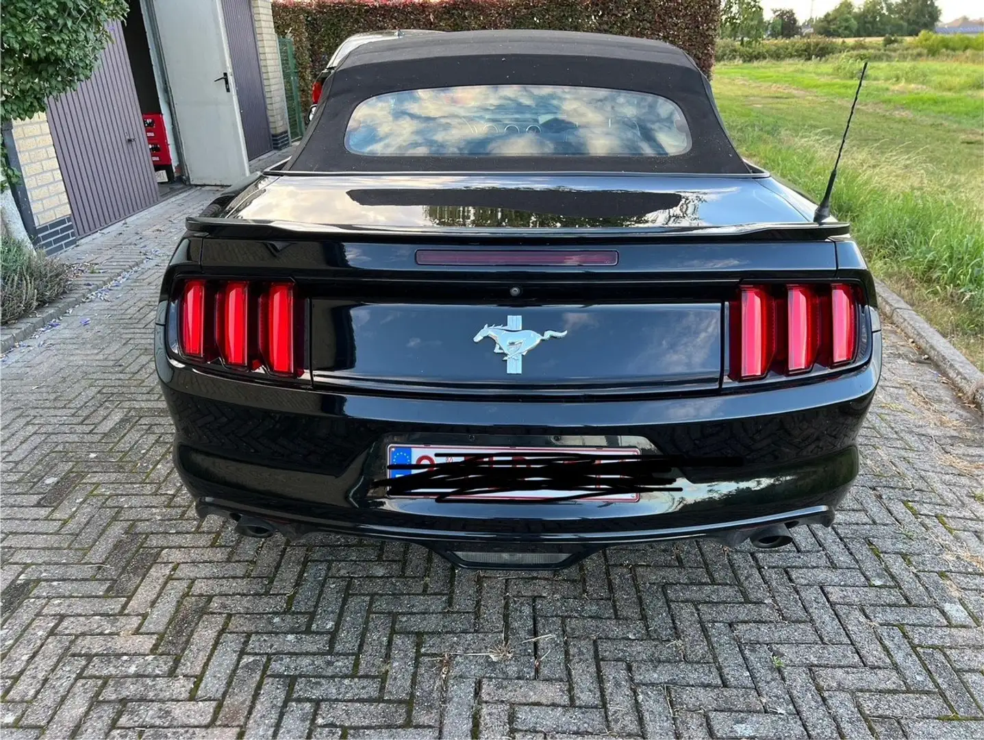 Ford Mustang Mustang Cabrio V6 3.7 Noir - 2
