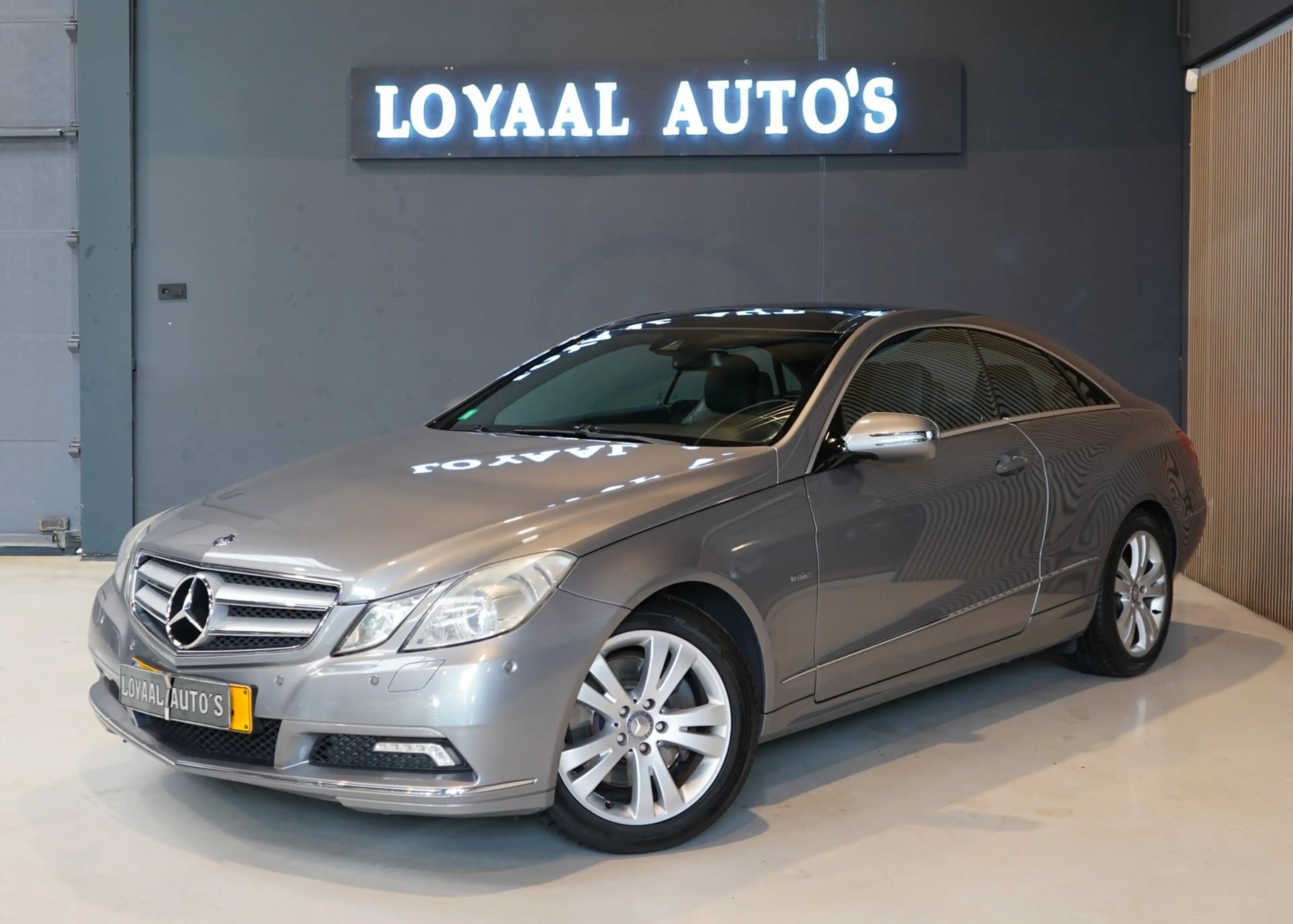 Mercedes-Benz E 350 Coupé CGI Elegance | AUTO. | CRUISE | PDC | STOELV — photo 4