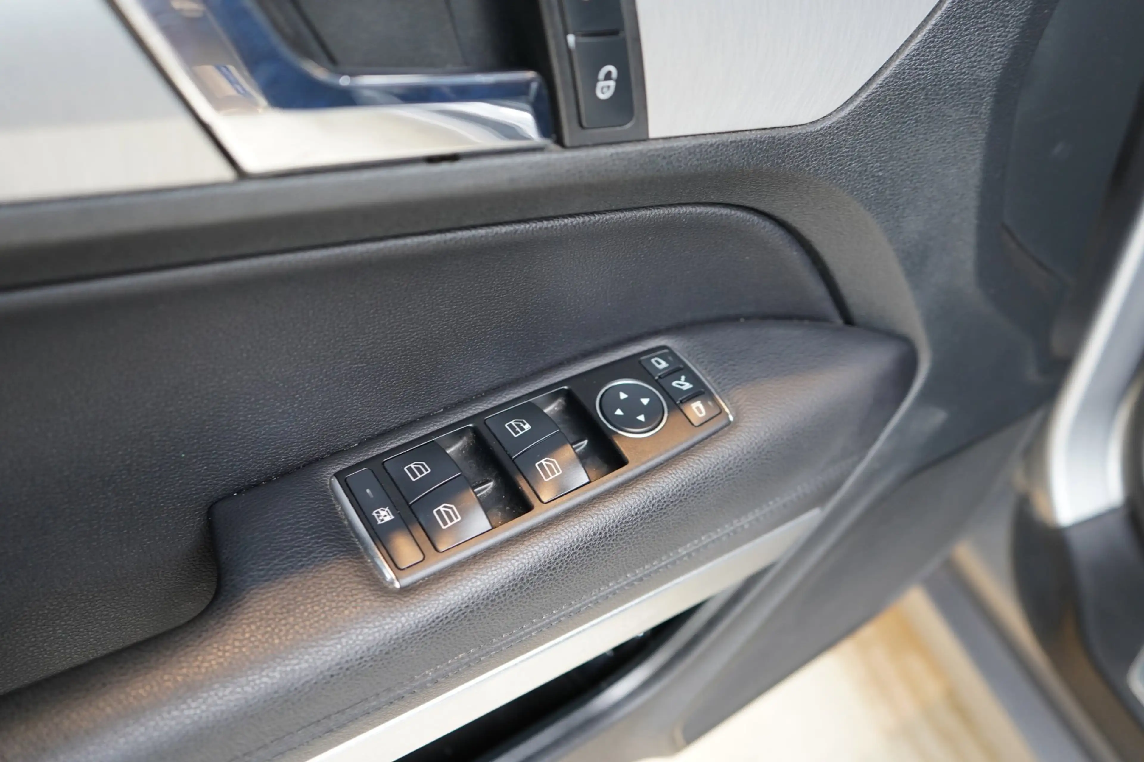 Mercedes-Benz E 350 Coupé CGI Elegance | AUTO. | CRUISE | PDC | STOELV — photo 25