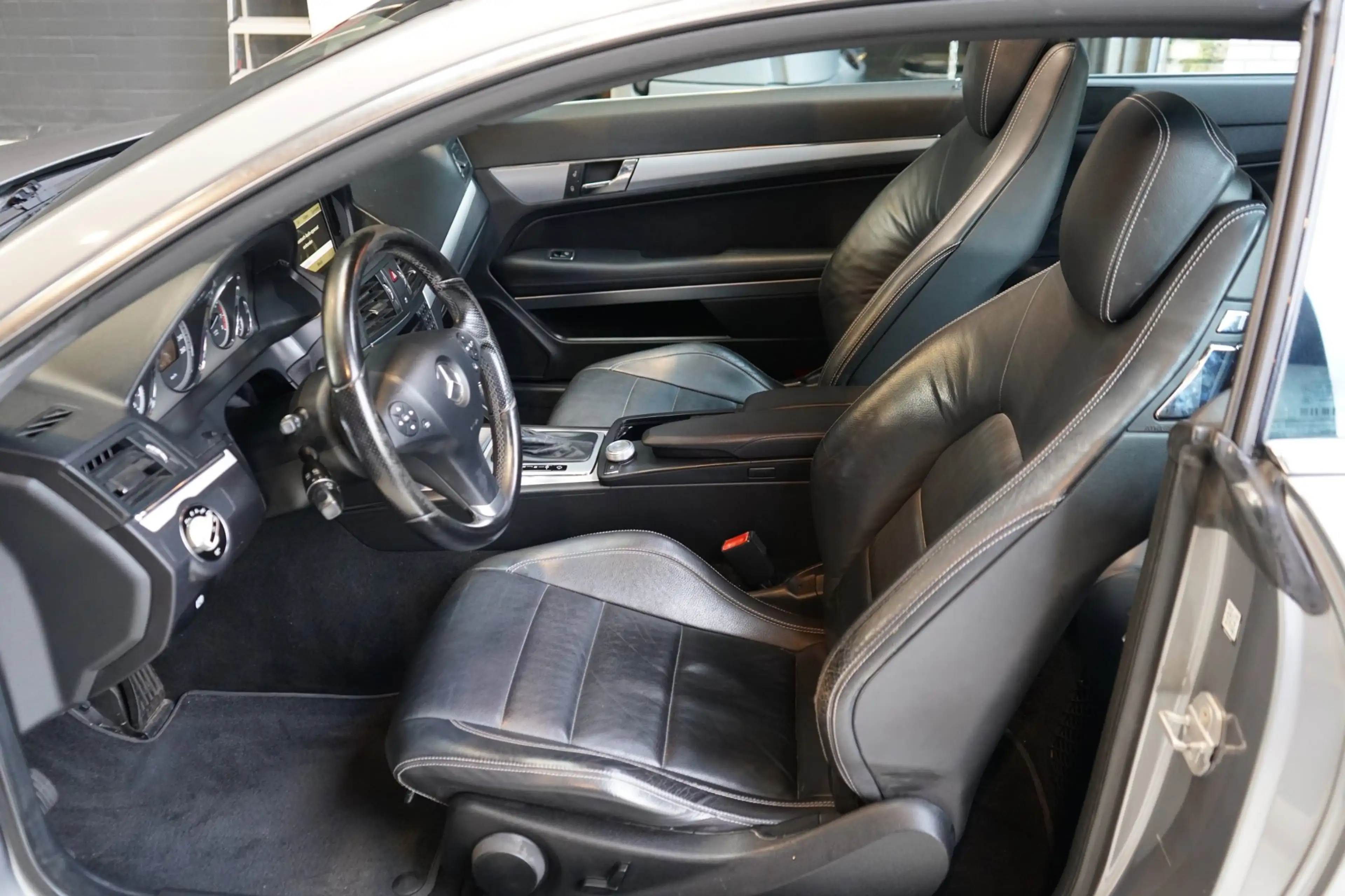 Mercedes-Benz E 350 Coupé CGI Elegance | AUTO. | CRUISE | PDC | STOELV — photo 19