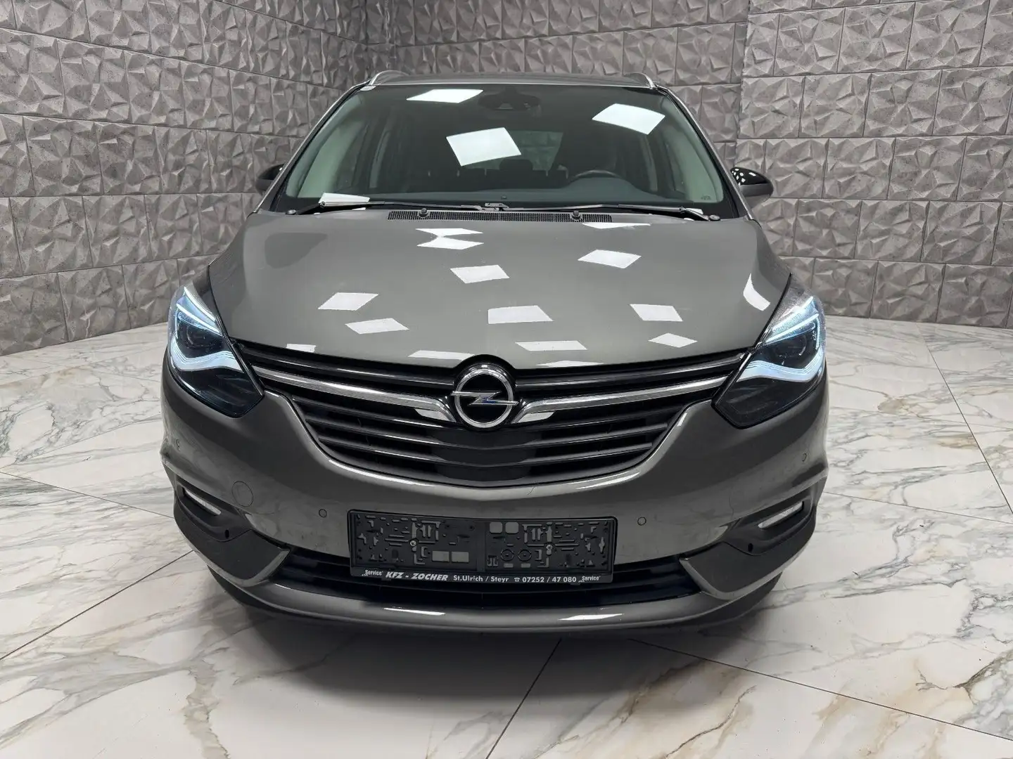 Opel Zafira C Innovation *Leder-Aut.-Navi-Kamera* Grau - 2