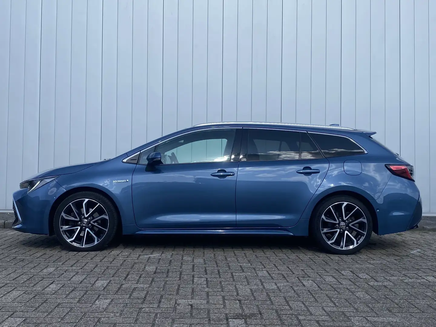 Toyota Corolla Touring Sports 2.0 Hybrid 184PK Executive Trekhaak Blue - 2