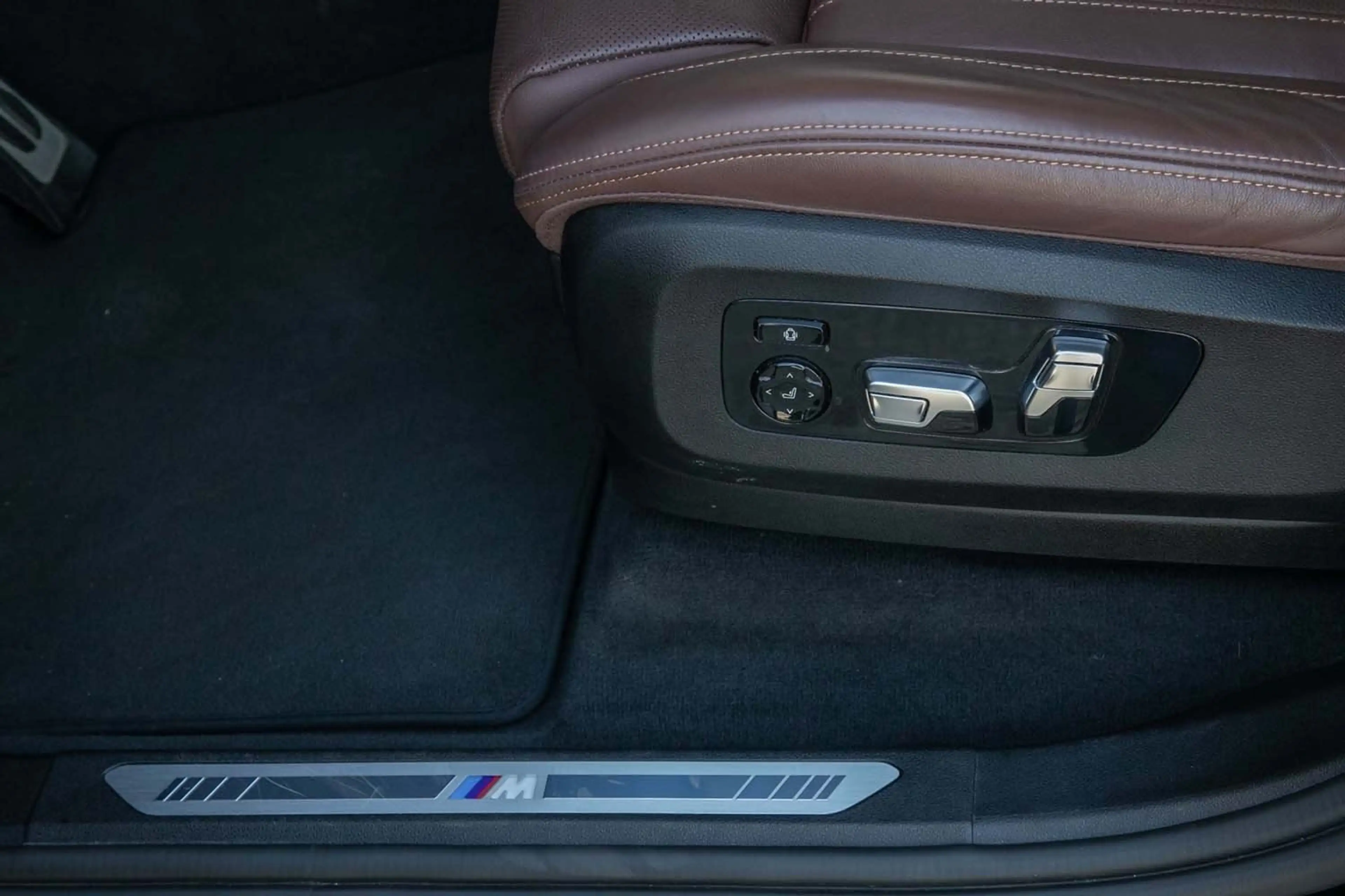 BMW X5 xDrive40d M Sportpaket Pano 3.Sitz HUD 2Achs — photo 13